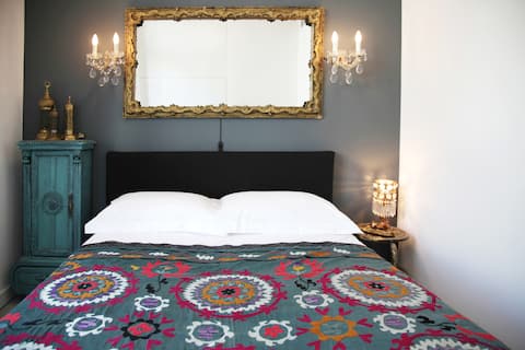 Top performing Airbnb: Susanna Apartments apt 1 in ΤΡΙΩΝ ΙΕΡΑΡΧΩΝ