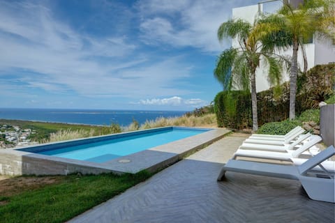 Pool, Walk Out Patio Area w/ Kitchenette, Villa