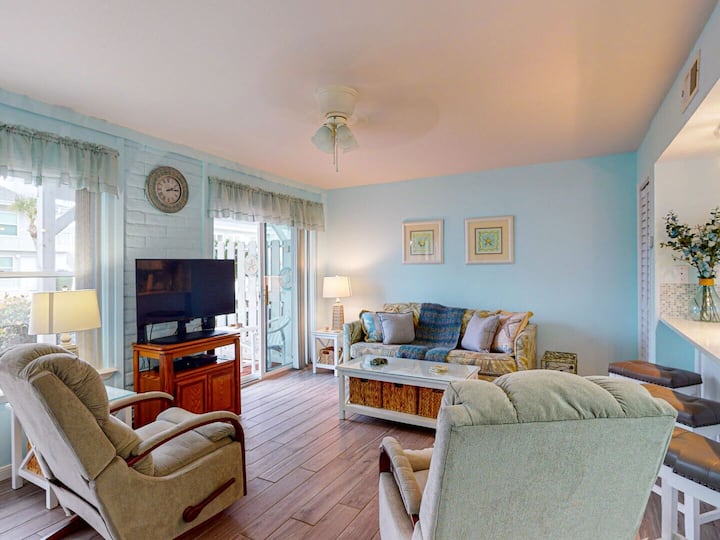 Ec134 Ground Floor Condo, Boardwalk ,Shared Pool - Port Aransas, TX