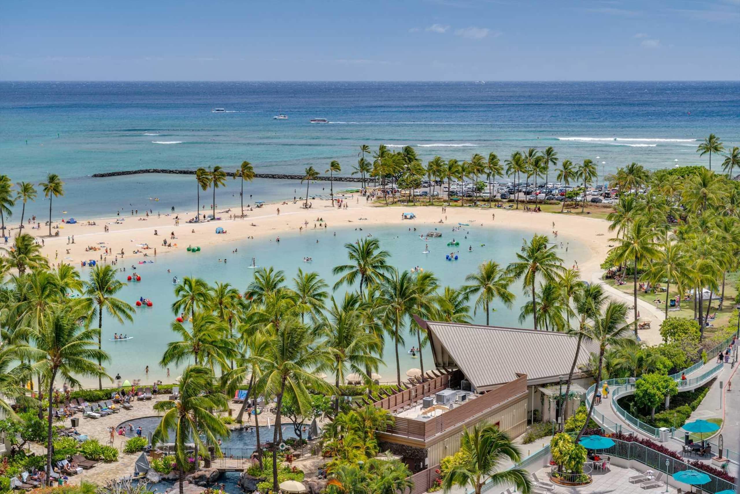 Condo in Honolulu · ★4.7 · 1 bedroom · 2 beds · 1 private bath - Image 5