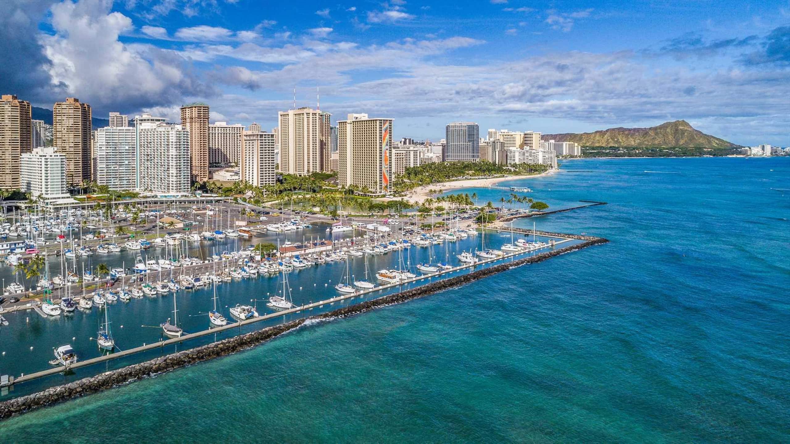 Condo in Honolulu · ★4.7 · 1 bedroom · 2 beds · 1 private bath - Image 25