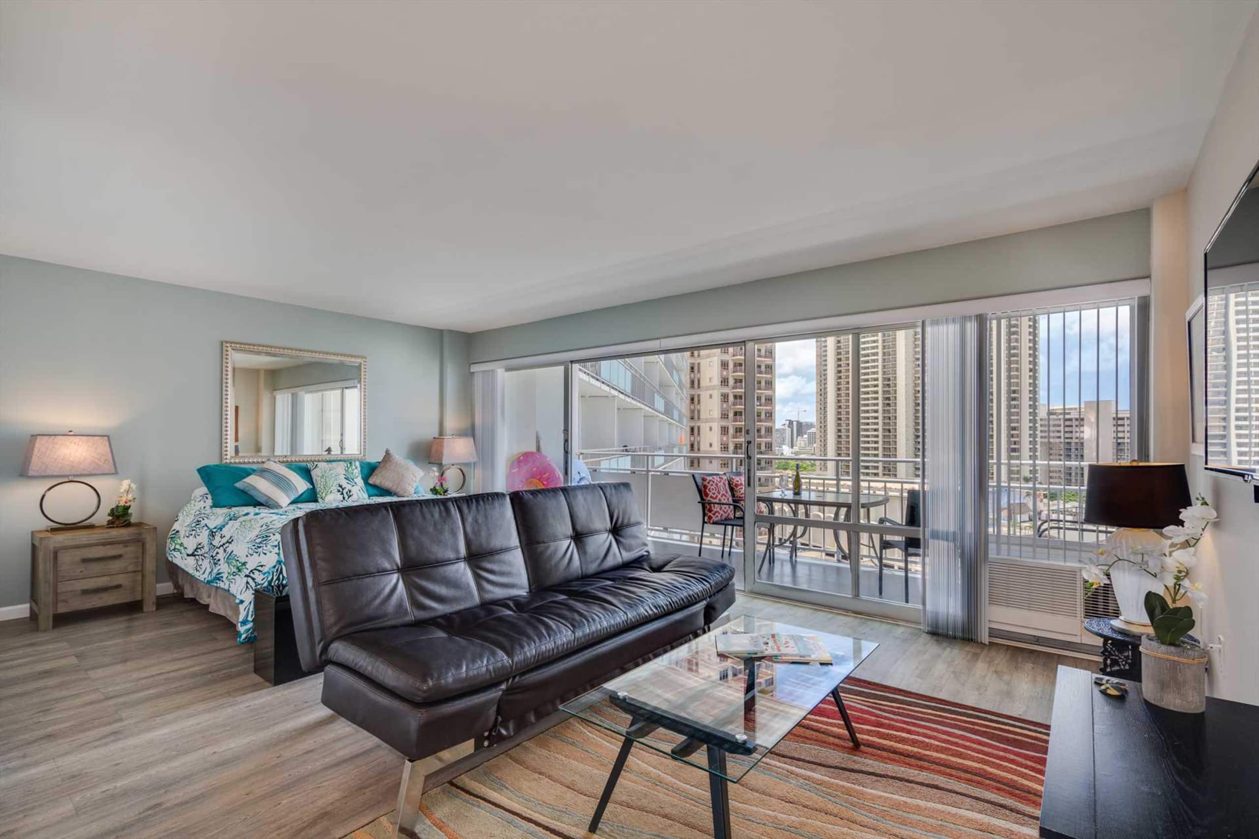 Condo in Honolulu · ★4.7 · 1 bedroom · 2 beds · 1 private bath - Image 10