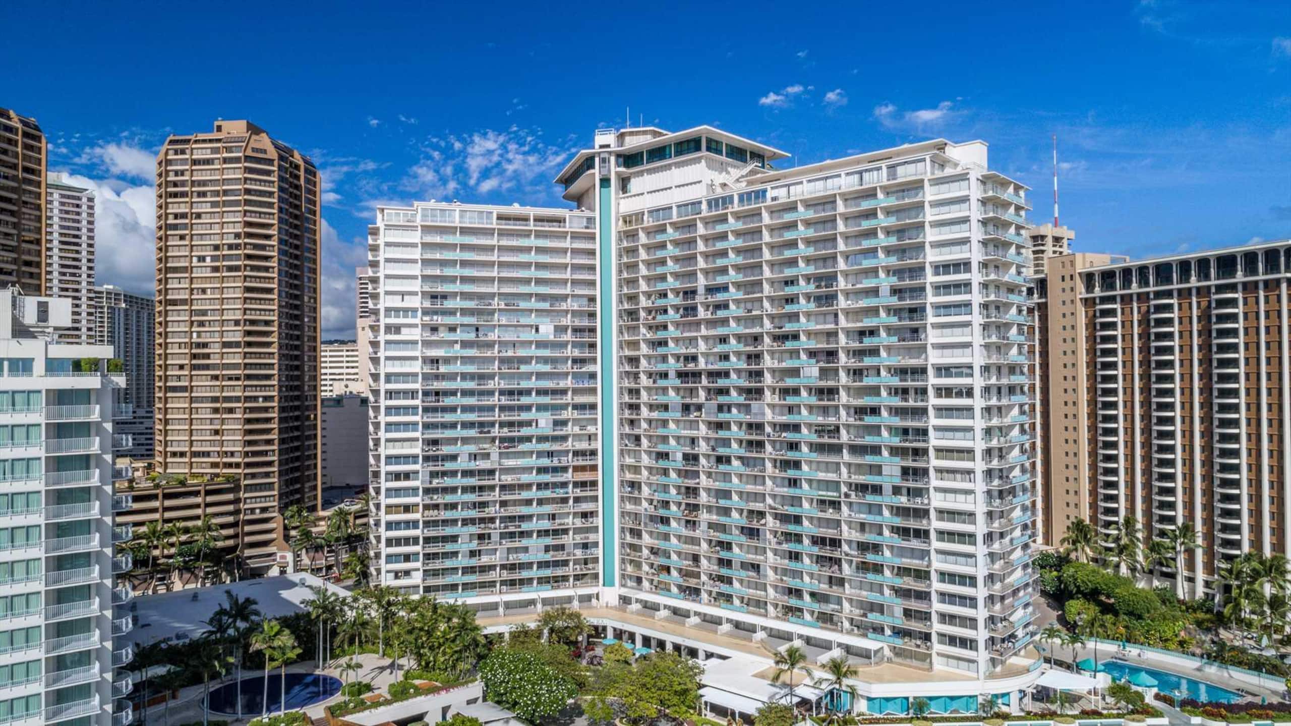 Condo in Honolulu · ★4.7 · 1 bedroom · 2 beds · 1 private bath - Image 22