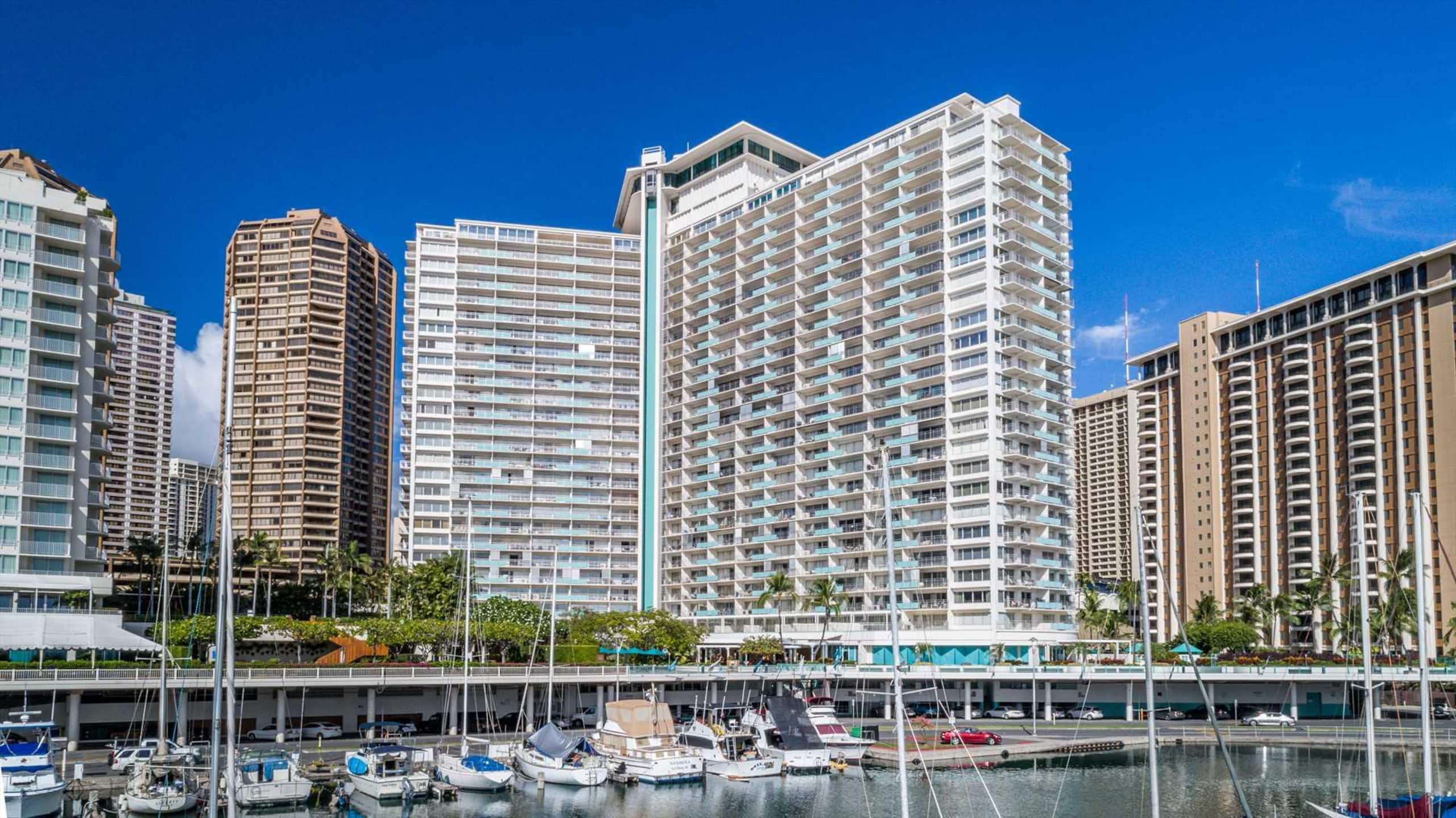 Condo in Honolulu · ★4.7 · 1 bedroom · 2 beds · 1 private bath - Image 23