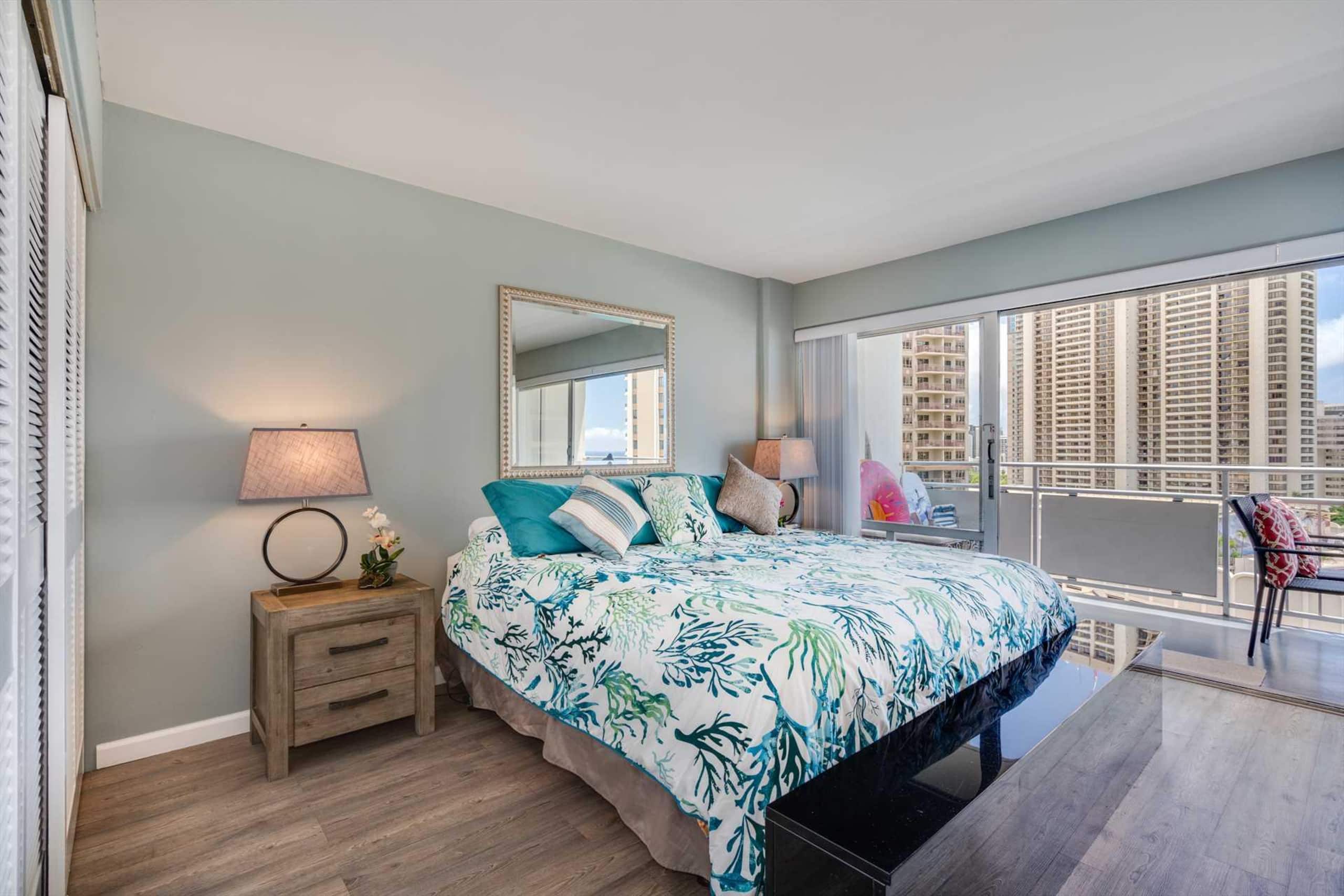Condo in Honolulu · ★4.7 · 1 bedroom · 2 beds · 1 private bath - Image 7