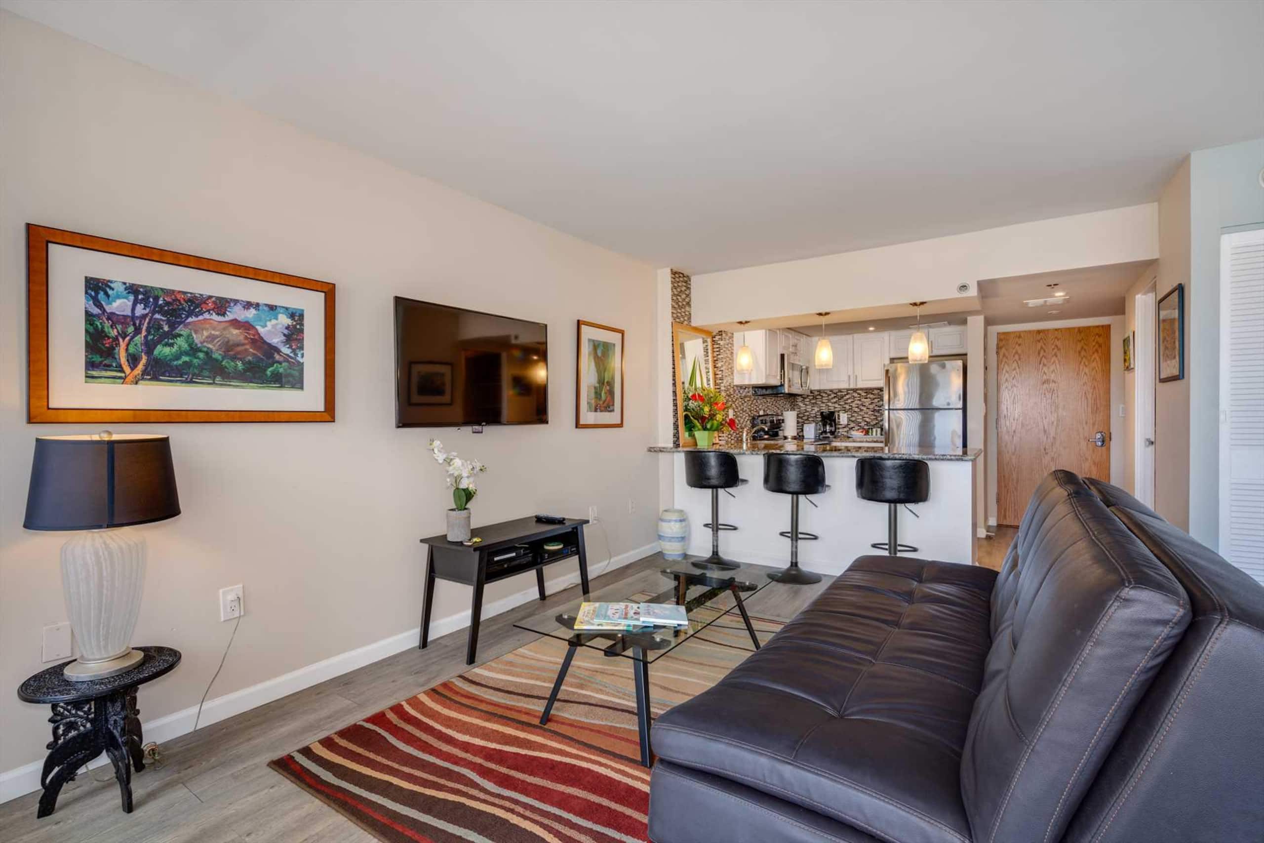 Condo in Honolulu · ★4.7 · 1 bedroom · 2 beds · 1 private bath - Image 12