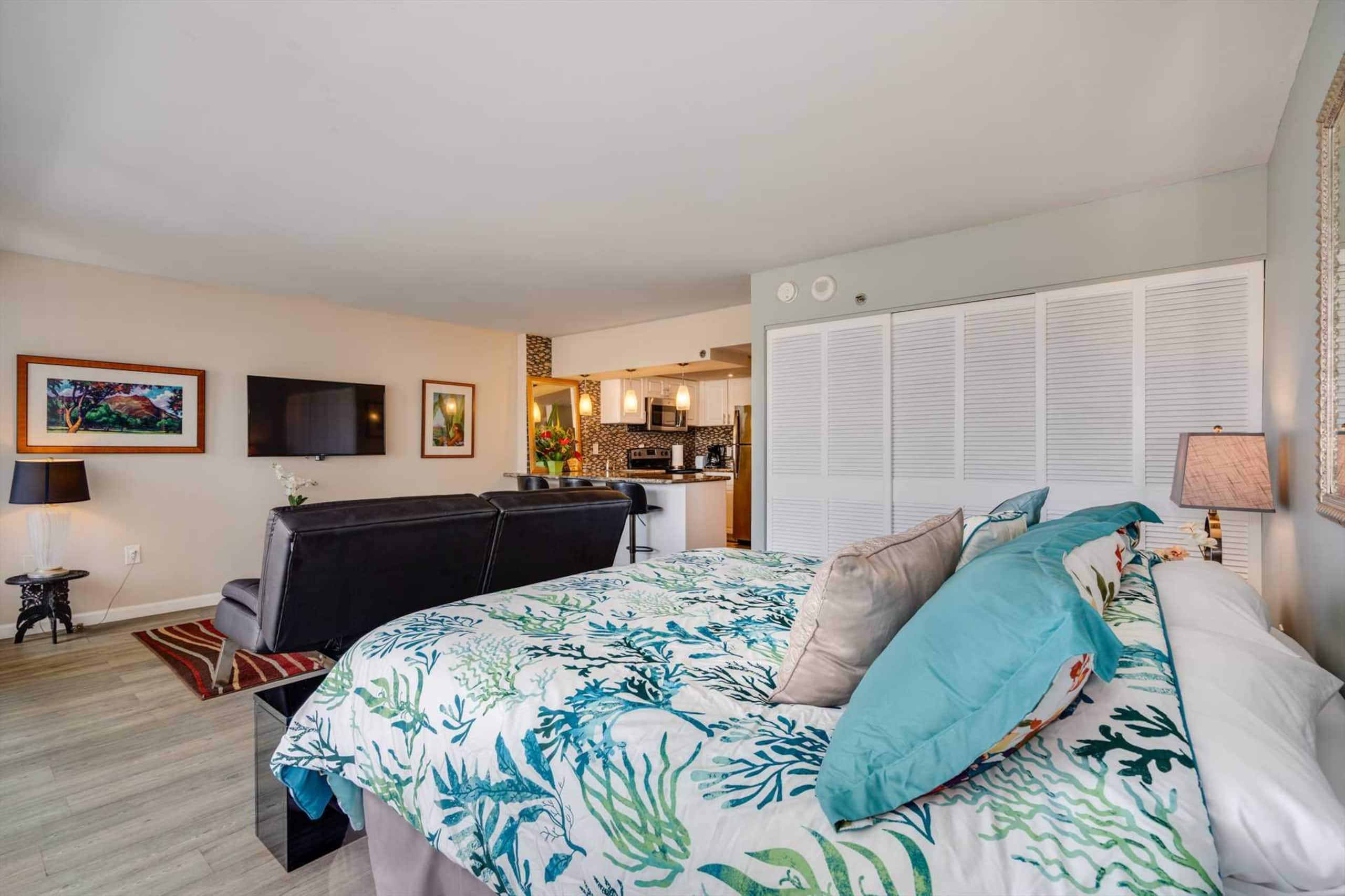 Condo in Honolulu · ★4.7 · 1 bedroom · 2 beds · 1 private bath - Image 15