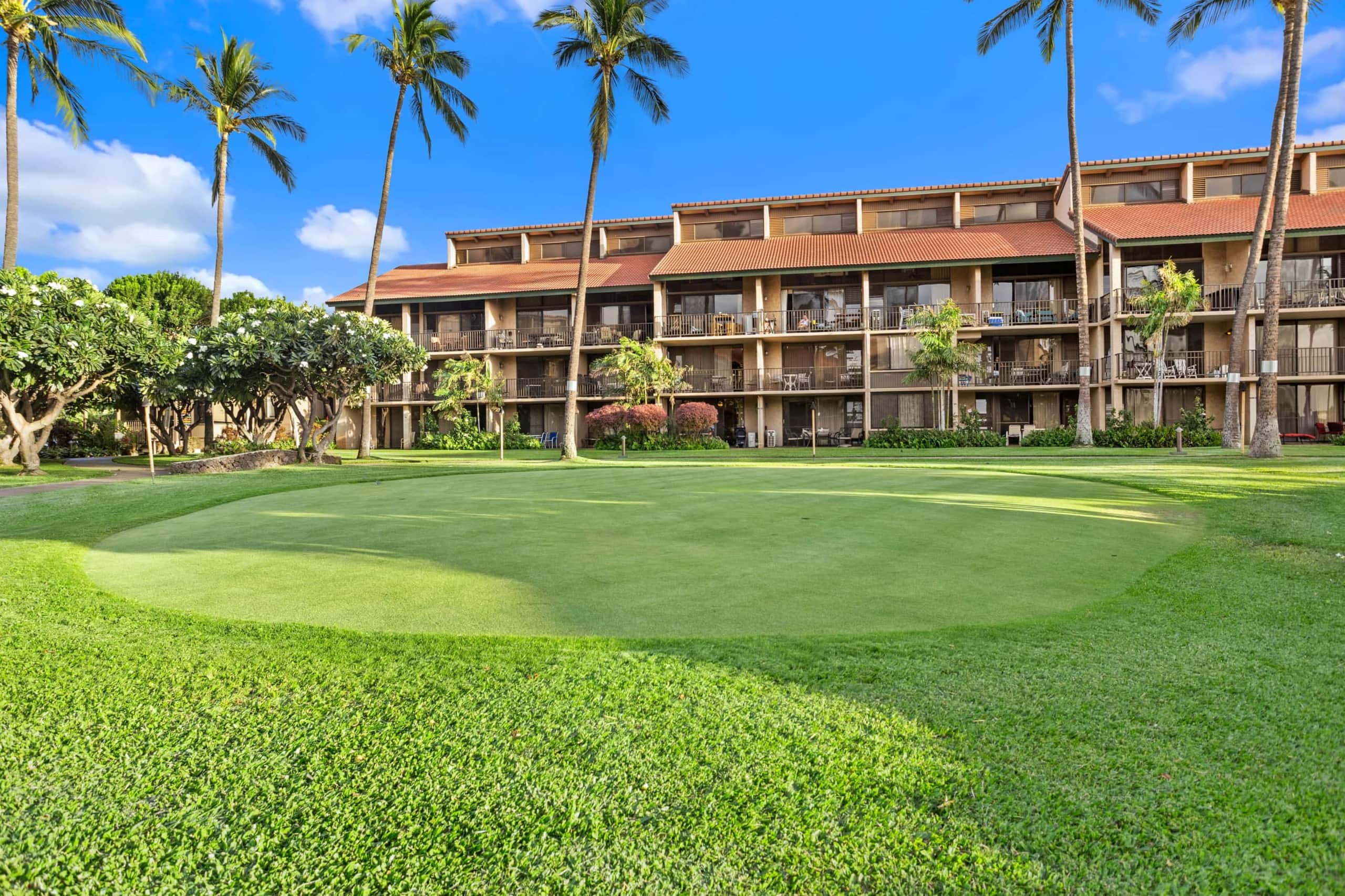Magnificent Sunsets and Beachfront at Luana Kai - Image 21