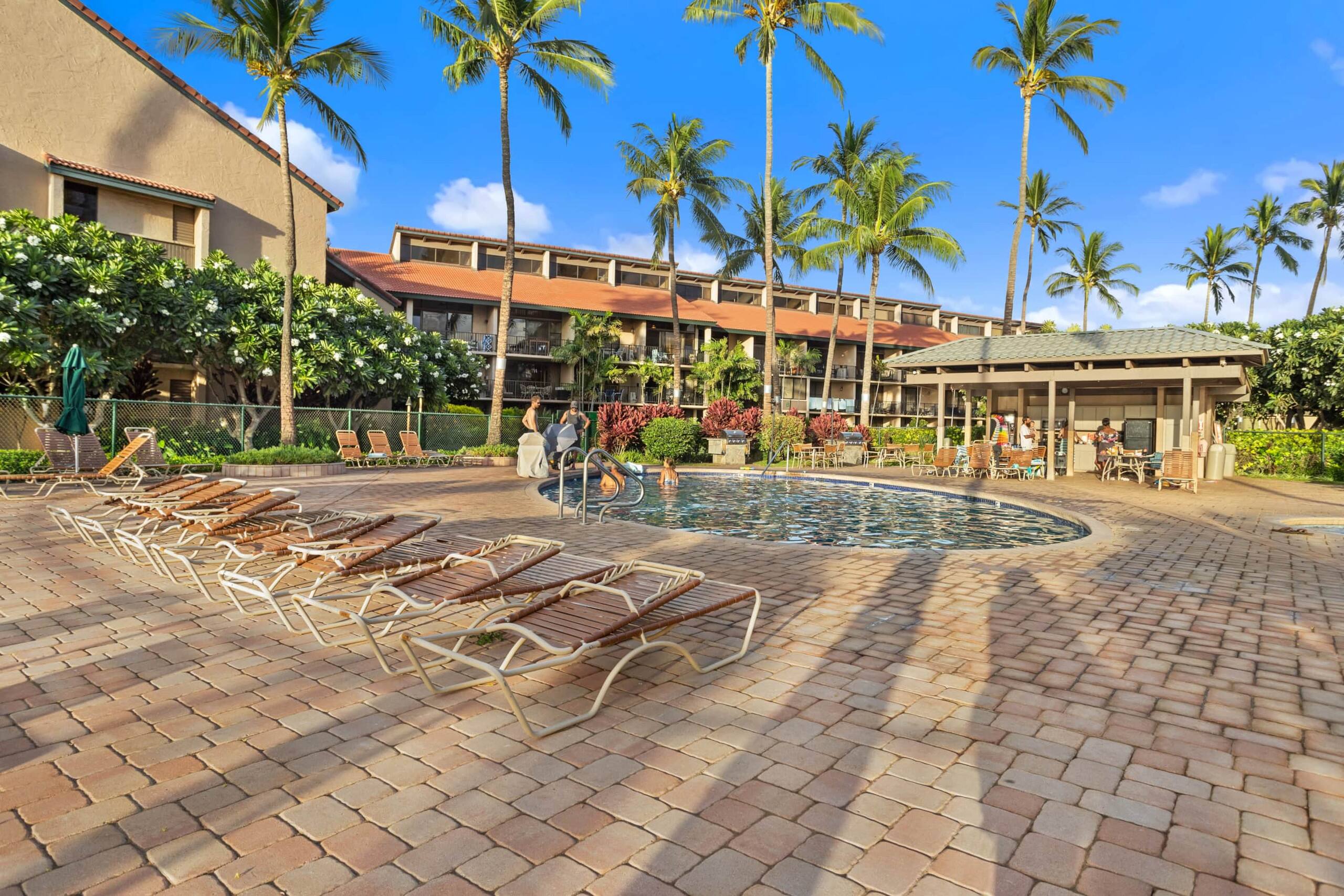 Magnificent Sunsets and Beachfront at Luana Kai - Image 22