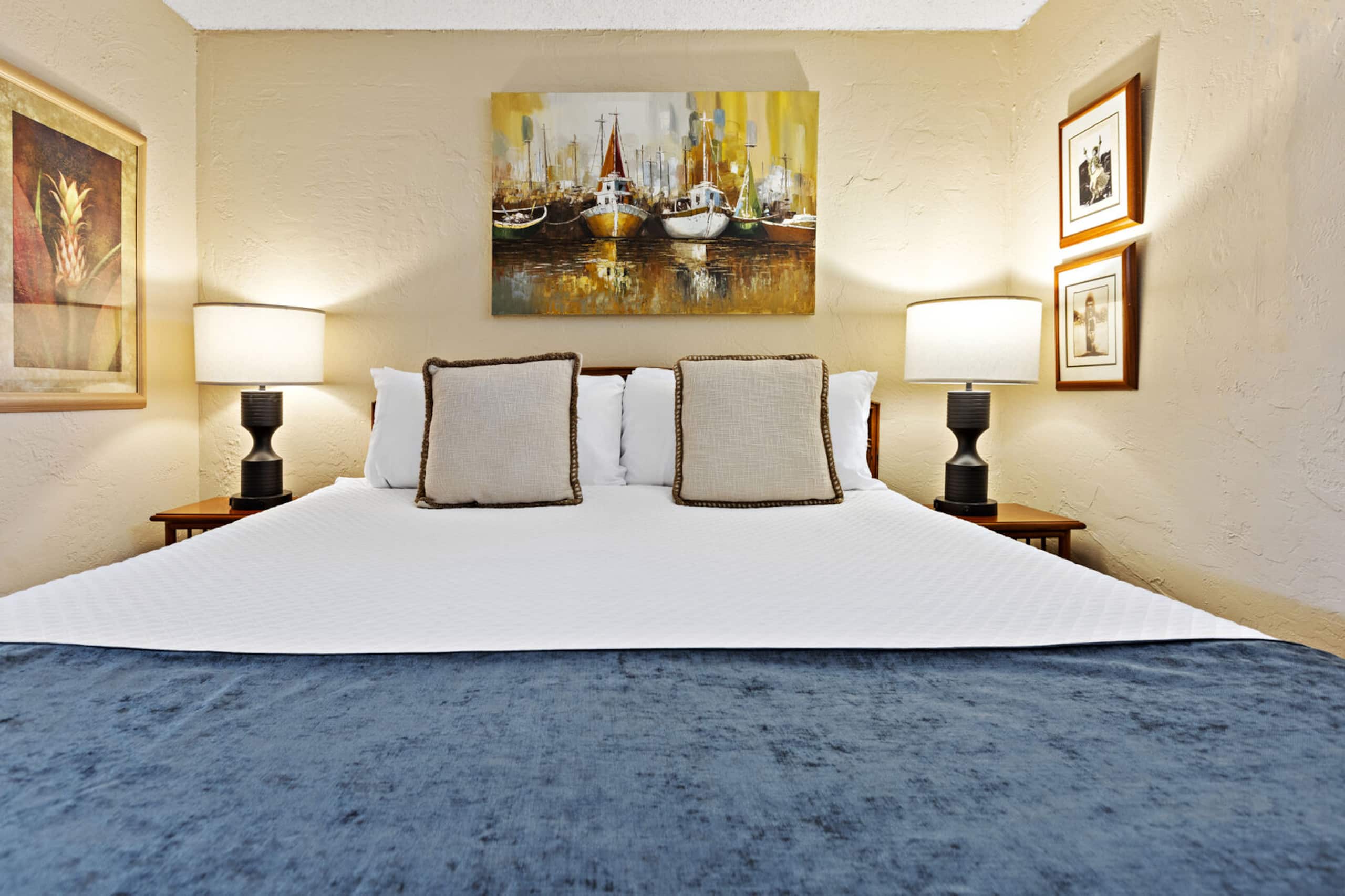 Condo in Lahaina · ★4.23 · 1 bedroom · 2 beds · 1 bath - Image 15