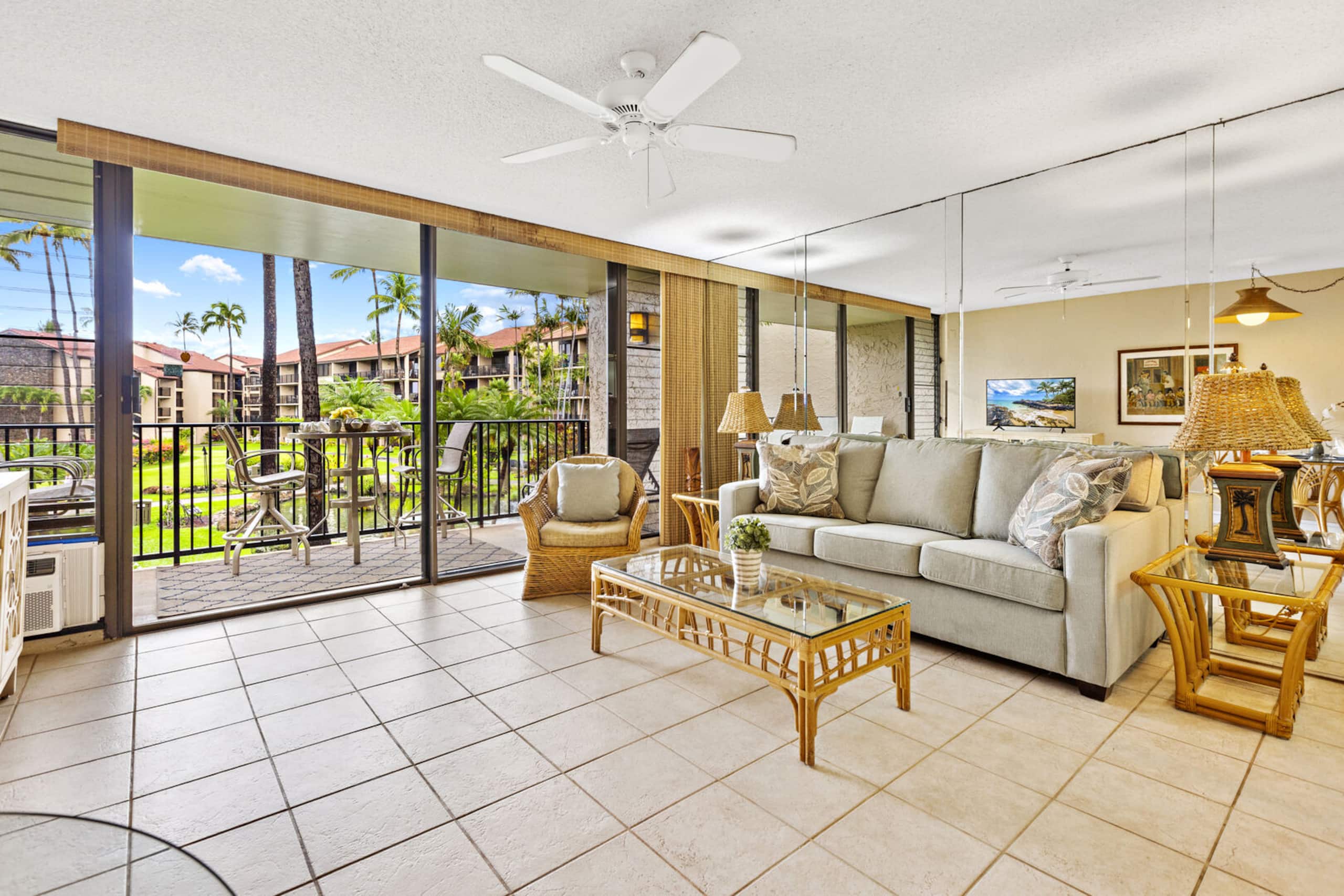 Condo in Lahaina · ★4.23 · 1 bedroom · 2 beds · 1 bath - Image 3