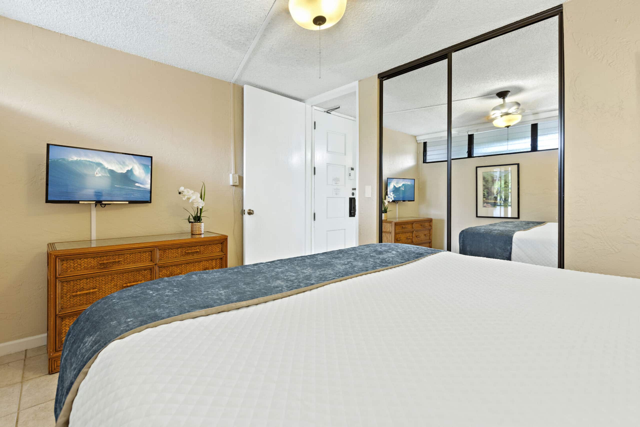 Condo in Lahaina · ★4.23 · 1 bedroom · 2 beds · 1 bath - Image 17