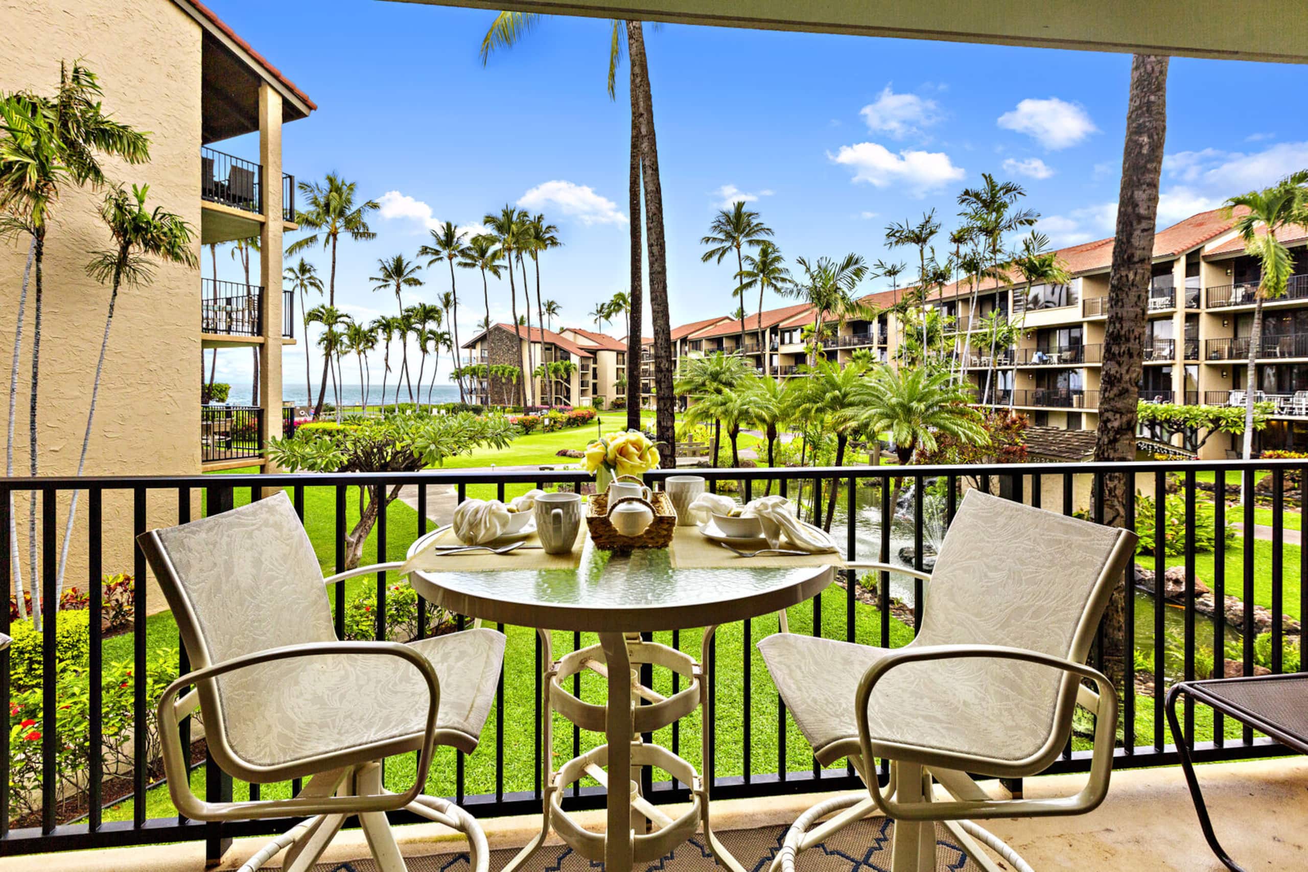 Condo in Lahaina · ★4.23 · 1 bedroom · 2 beds · 1 bath - Image 1