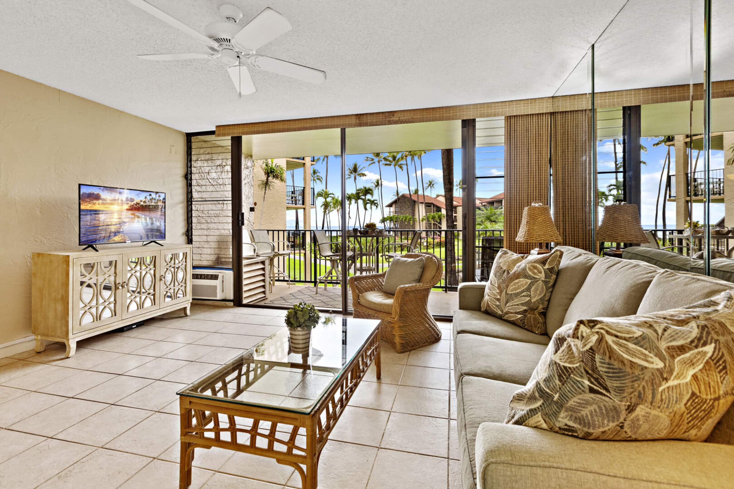 Condo in Lahaina · ★4.23 · 1 bedroom · 2 beds · 1 bath - Image 4