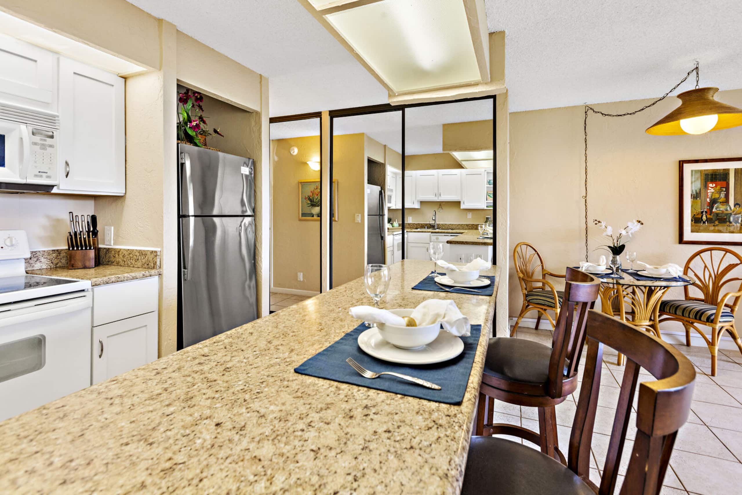 Condo in Lahaina · ★4.23 · 1 bedroom · 2 beds · 1 bath - Image 8