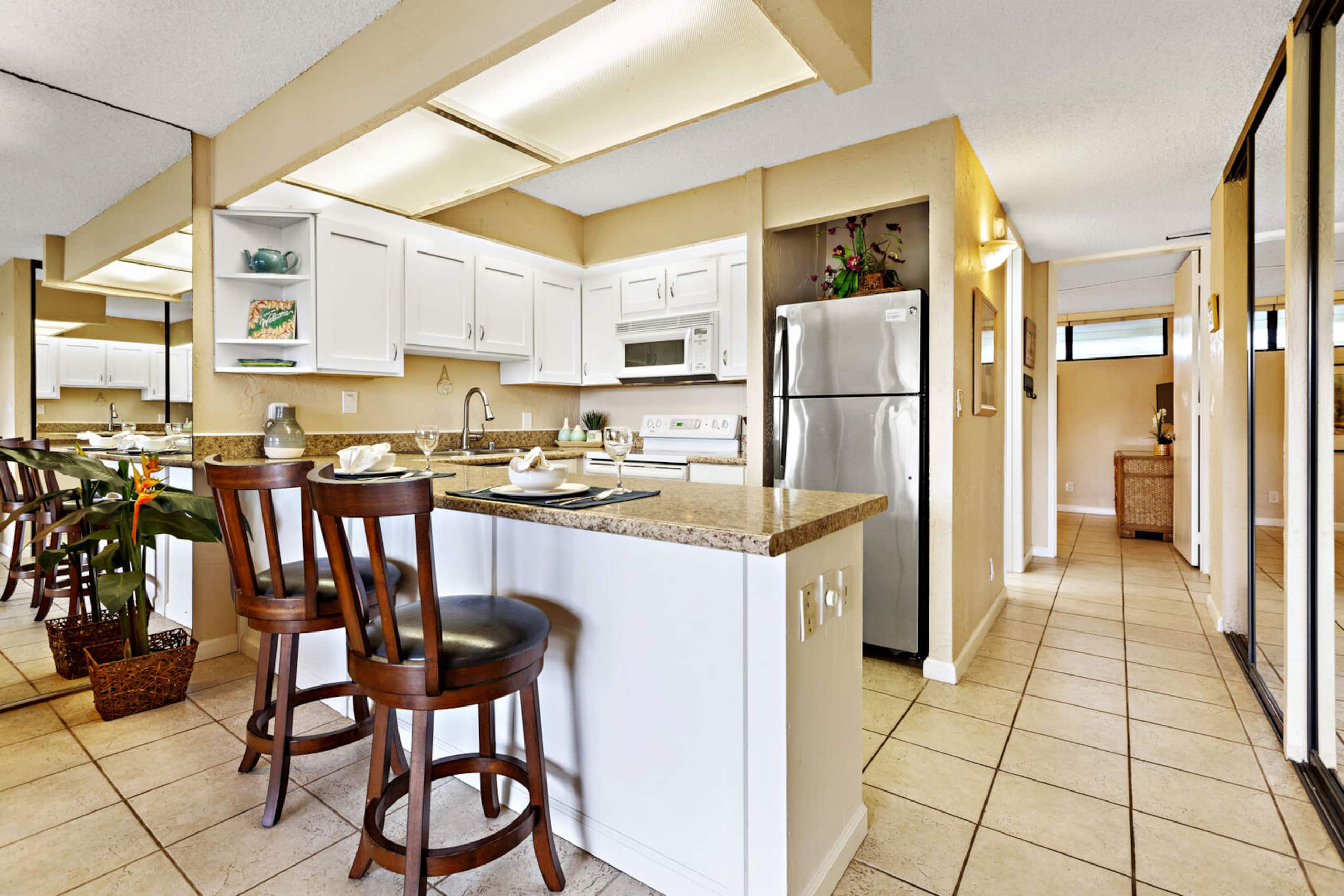 Condo in Lahaina · ★4.23 · 1 bedroom · 2 beds · 1 bath - Image 9