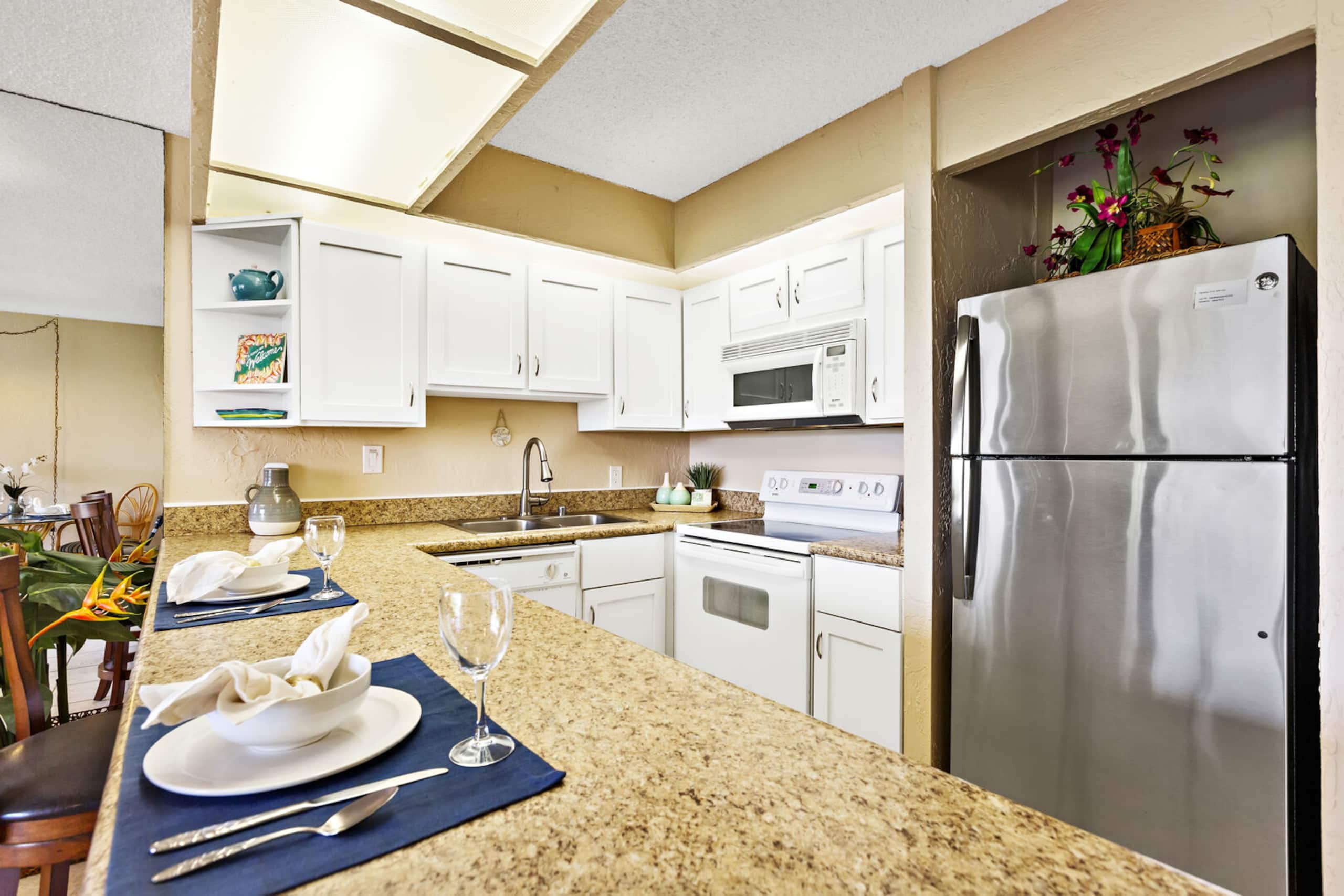 Condo in Lahaina · ★4.23 · 1 bedroom · 2 beds · 1 bath - Image 10
