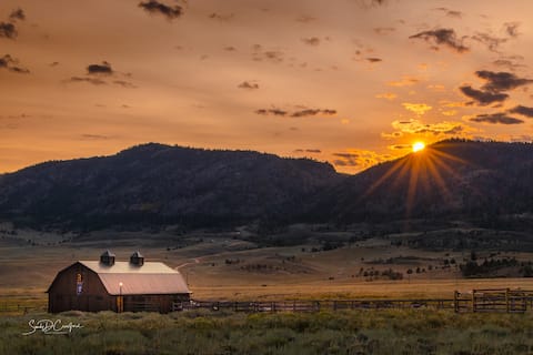 Rebel Ranch Barn! **Medicine Bow National Forest**