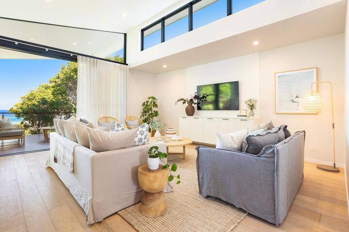 Wanda Ocean Front – Direct access to Tallow beach gallery image 4