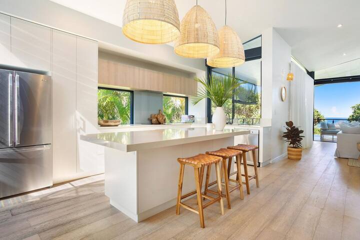 Wanda Ocean Front – Direct access to Tallow beach gallery image 5