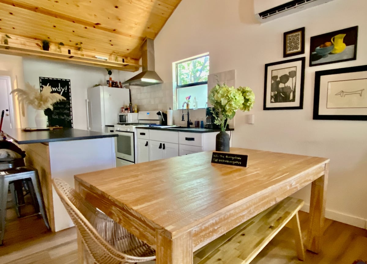 Sweet Bungalow | East Austin Retreat | Walkable