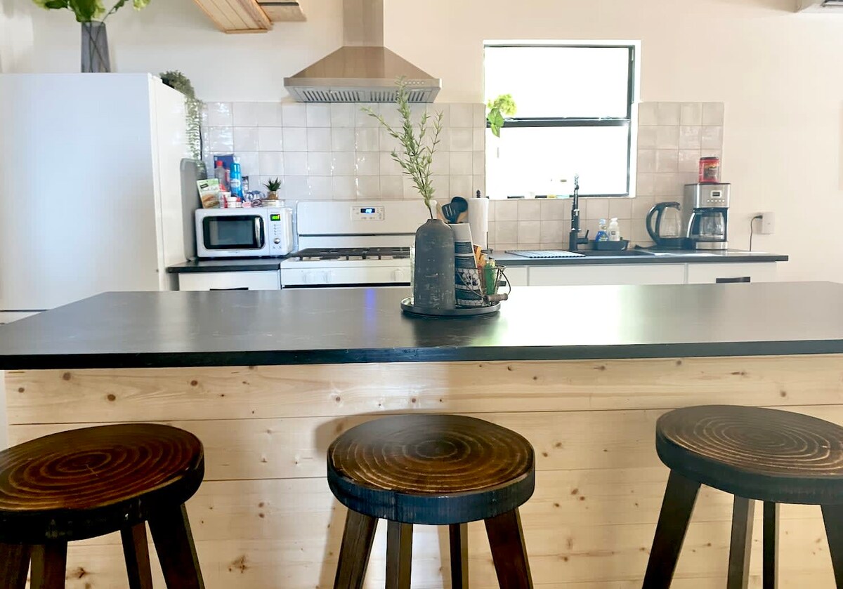 Sweet Bungalow | East Austin Retreat | Walkable