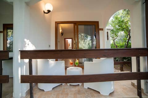 "melograno" Holiday Home featured with Swimming Pool and Private Beach