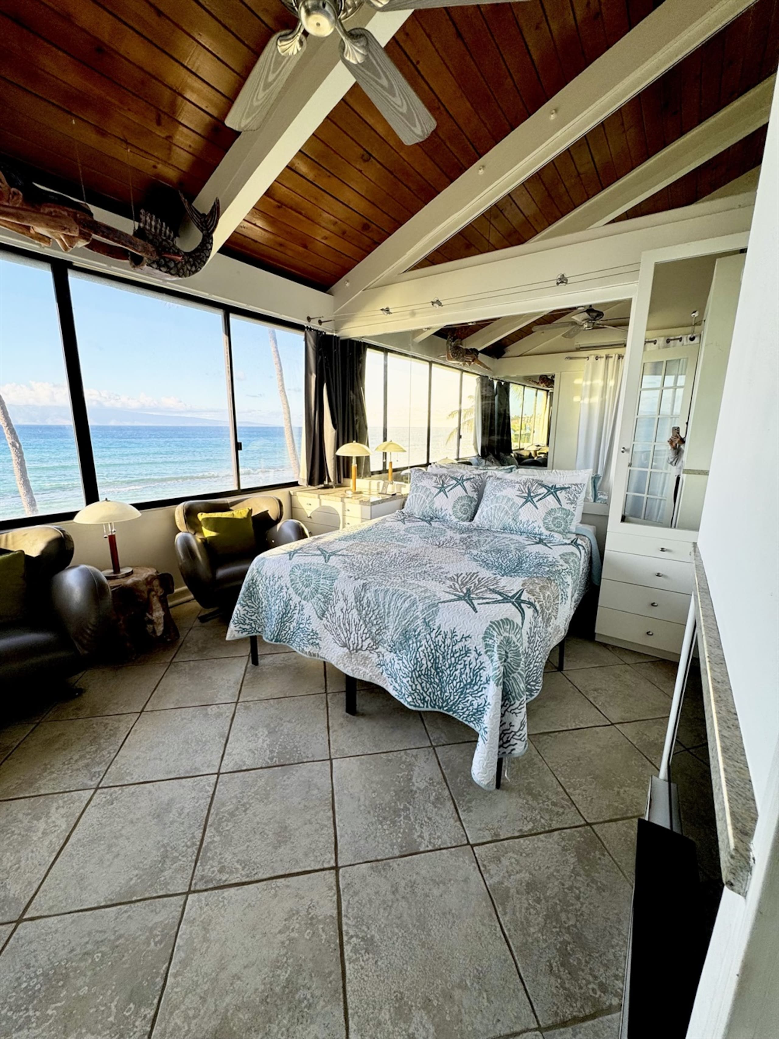 Condo in Lahaina · ★4.87 · 3 bedrooms · 5 beds · 2 baths - Image 14
