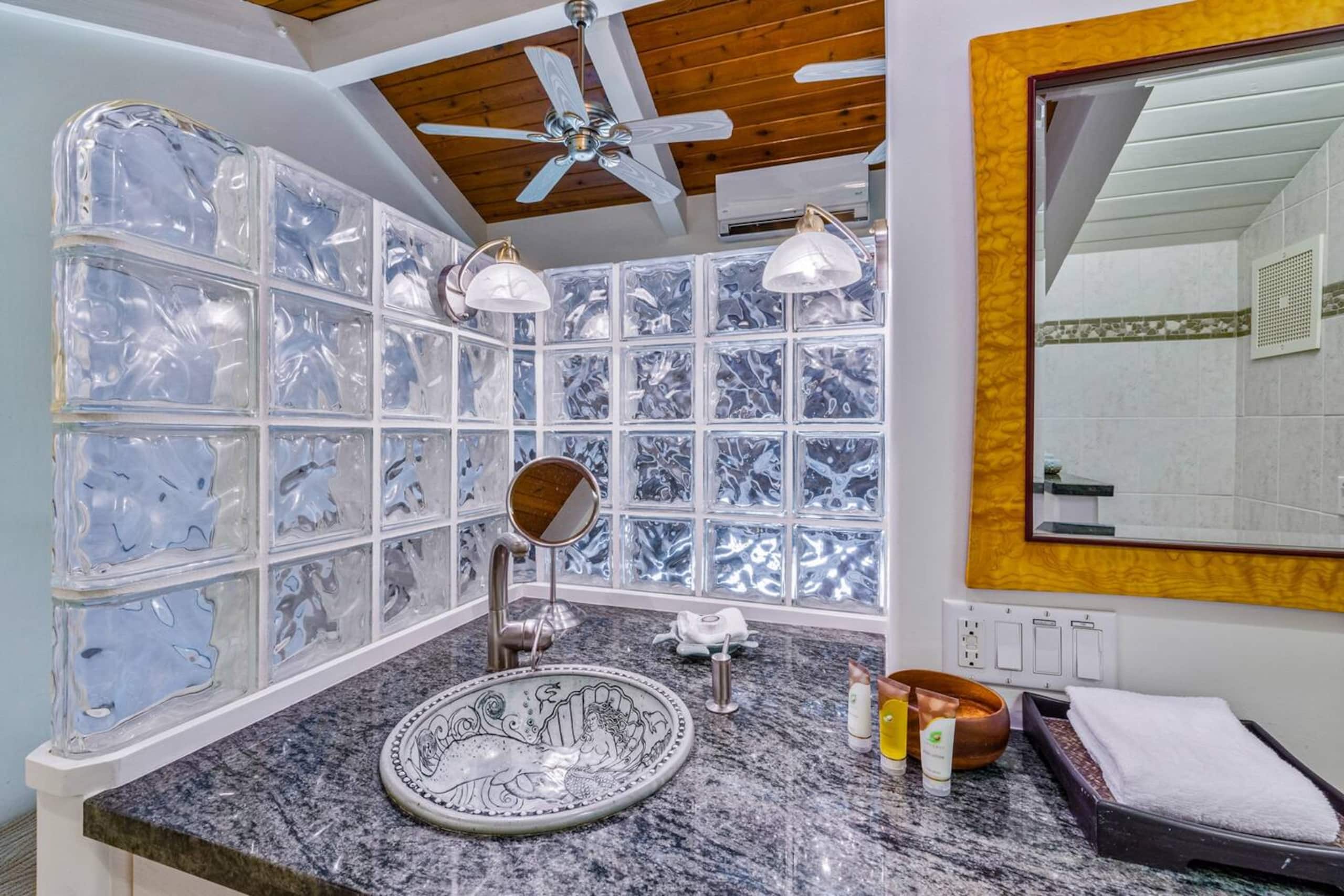 Condo in Lahaina · ★4.87 · 3 bedrooms · 5 beds · 2 baths - Image 31