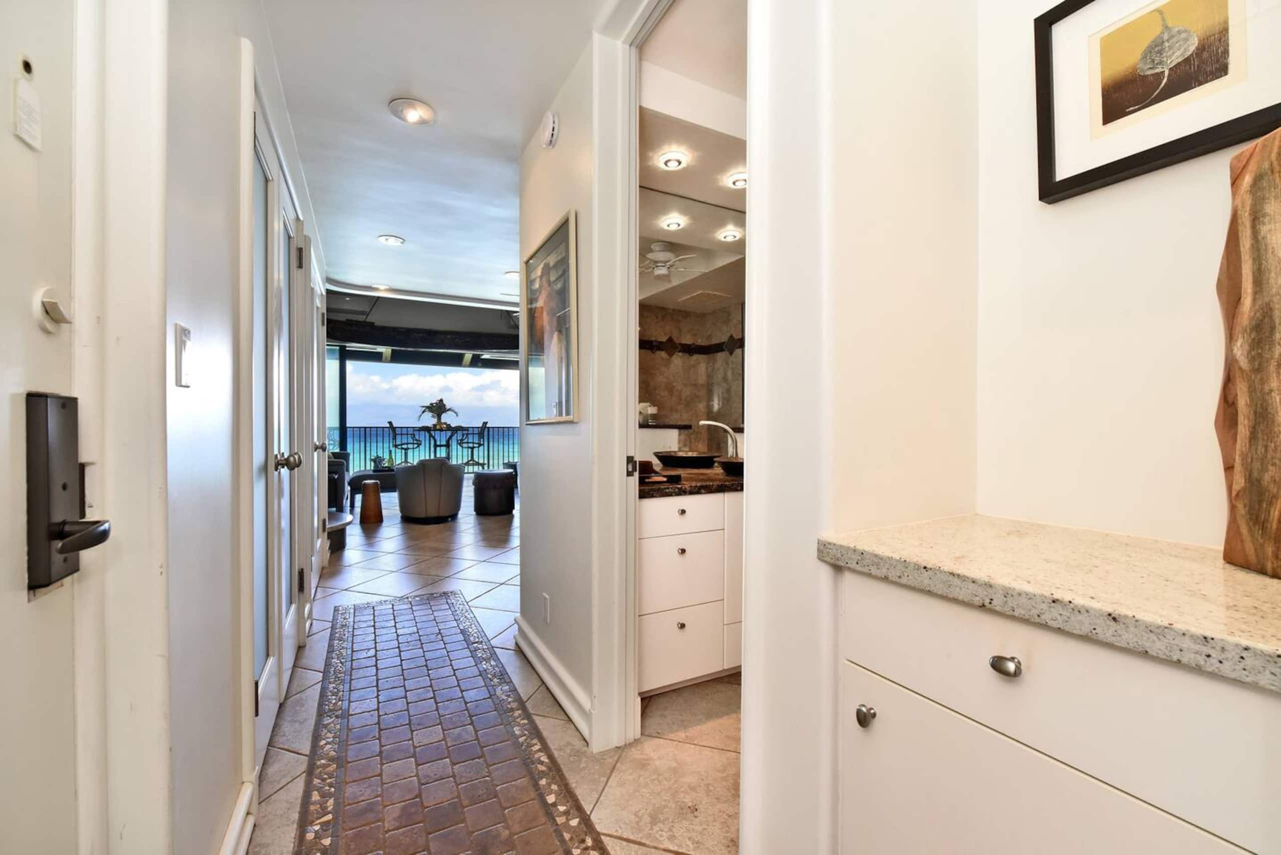 Condo in Lahaina · ★4.87 · 3 bedrooms · 5 beds · 2 baths - Image 6