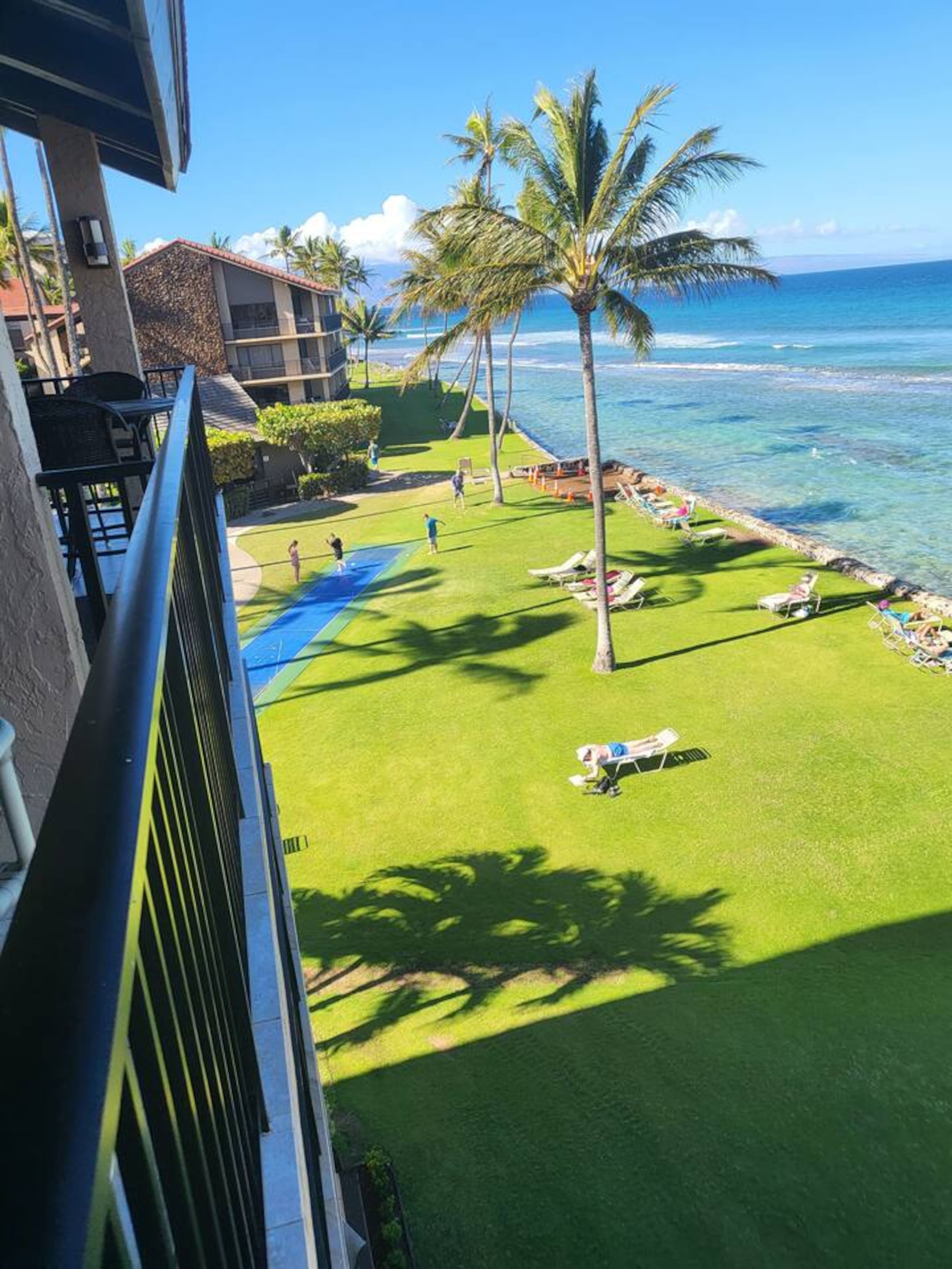 Condo in Lahaina · ★4.87 · 3 bedrooms · 5 beds · 2 baths - Image 45