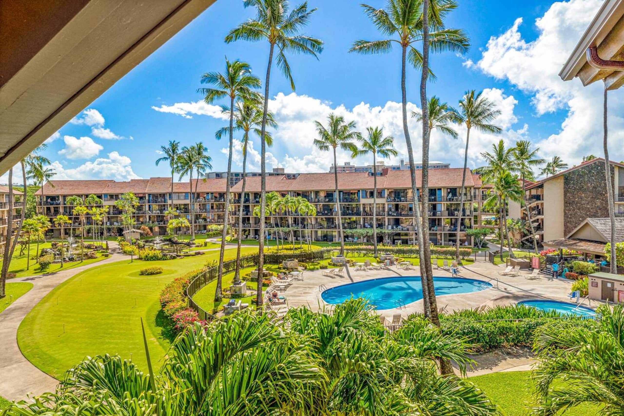 Condo in Lahaina · ★4.87 · 3 bedrooms · 5 beds · 2 baths - Image 40