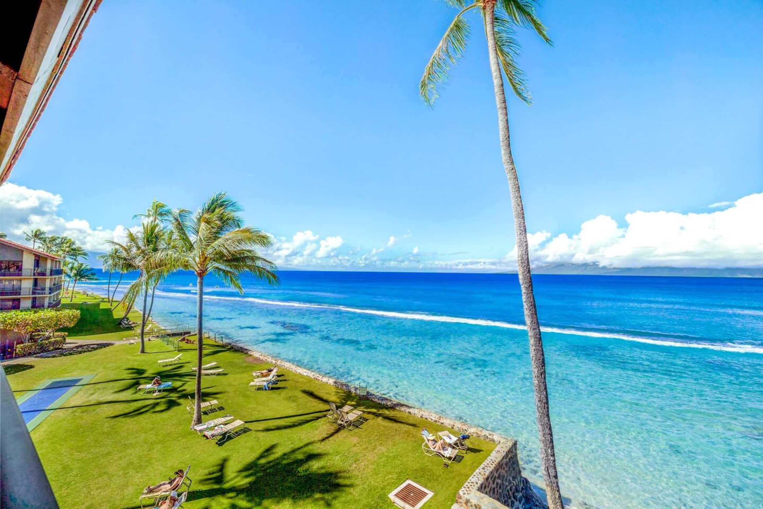 Condo in Lahaina · ★4.87 · 3 bedrooms · 5 beds · 2 baths - Image 38