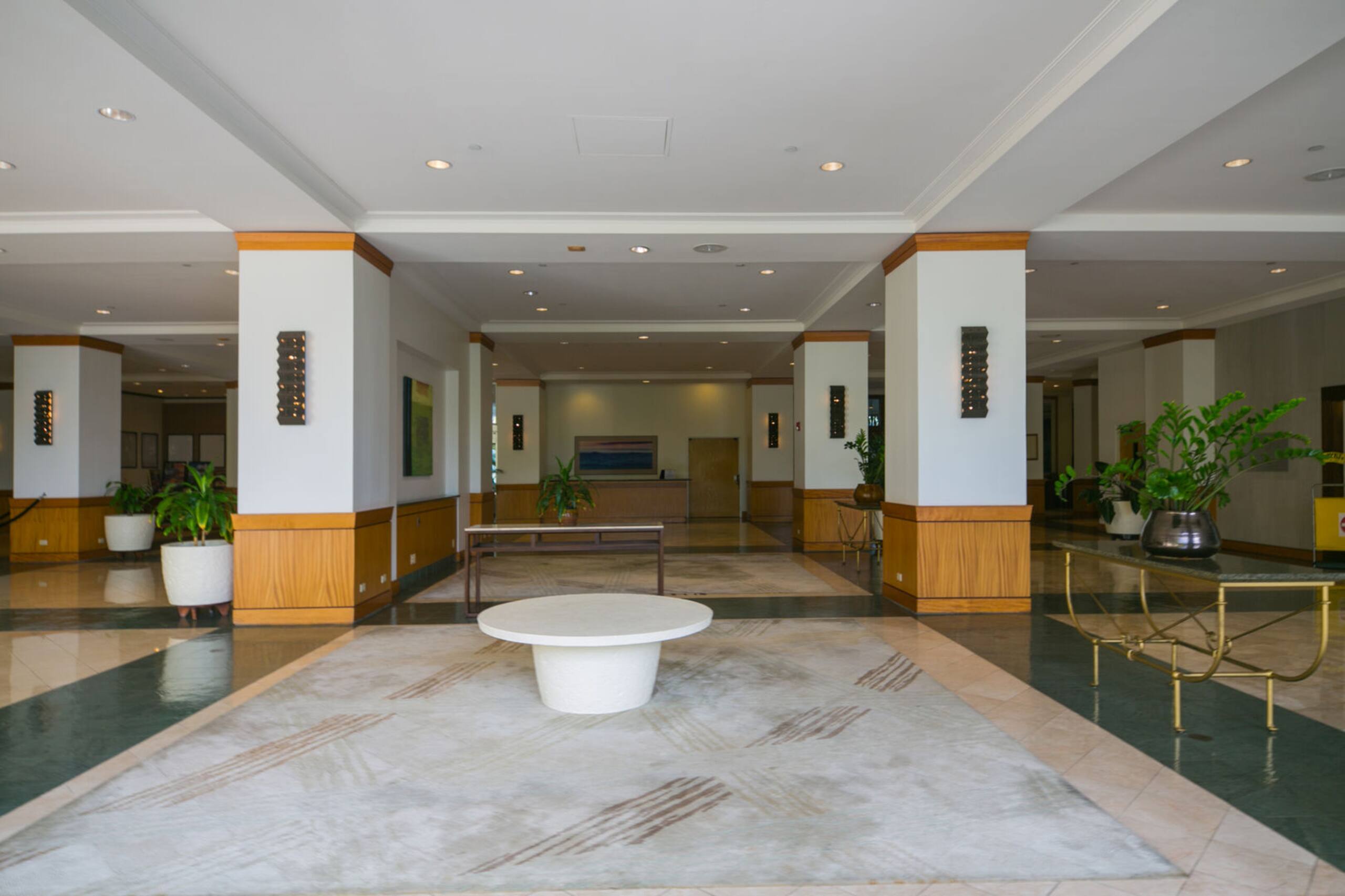 Condo in Honolulu · ★4.8 · Studio · 1 private bath - Image 17