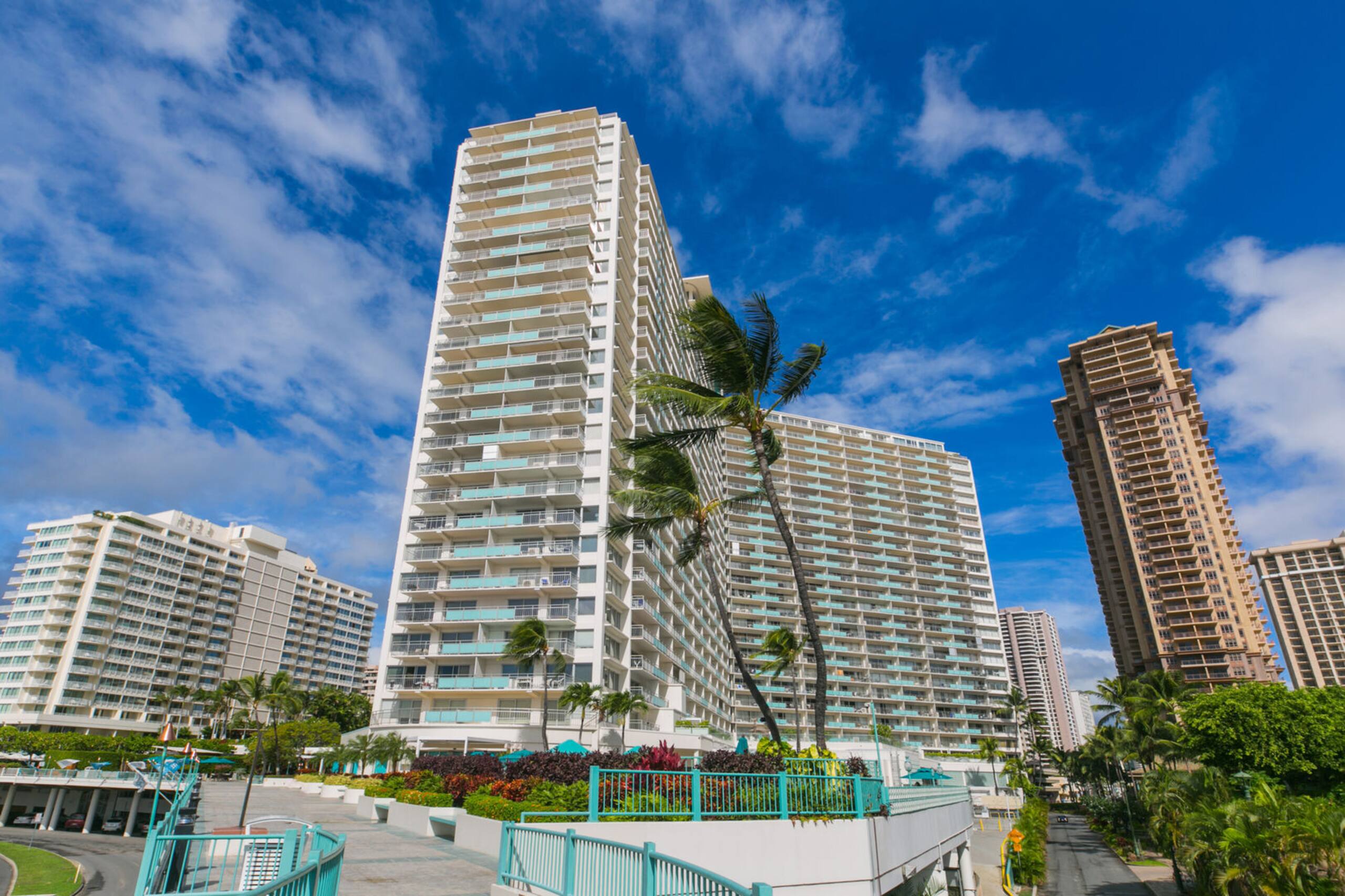 Condo in Honolulu · ★4.8 · Studio · 1 private bath - Image 27