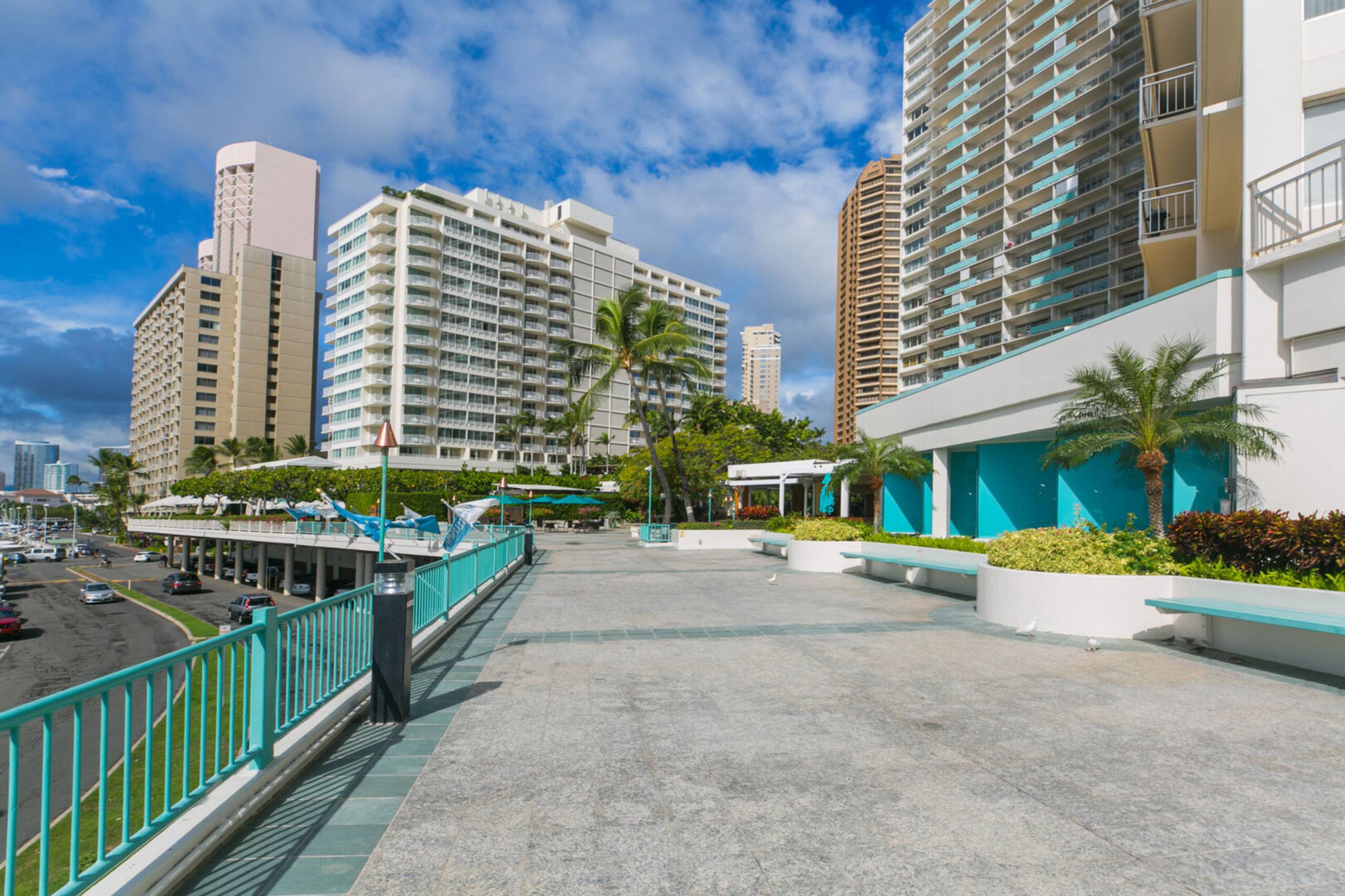 Condo in Honolulu · ★4.8 · Studio · 1 private bath - Image 26