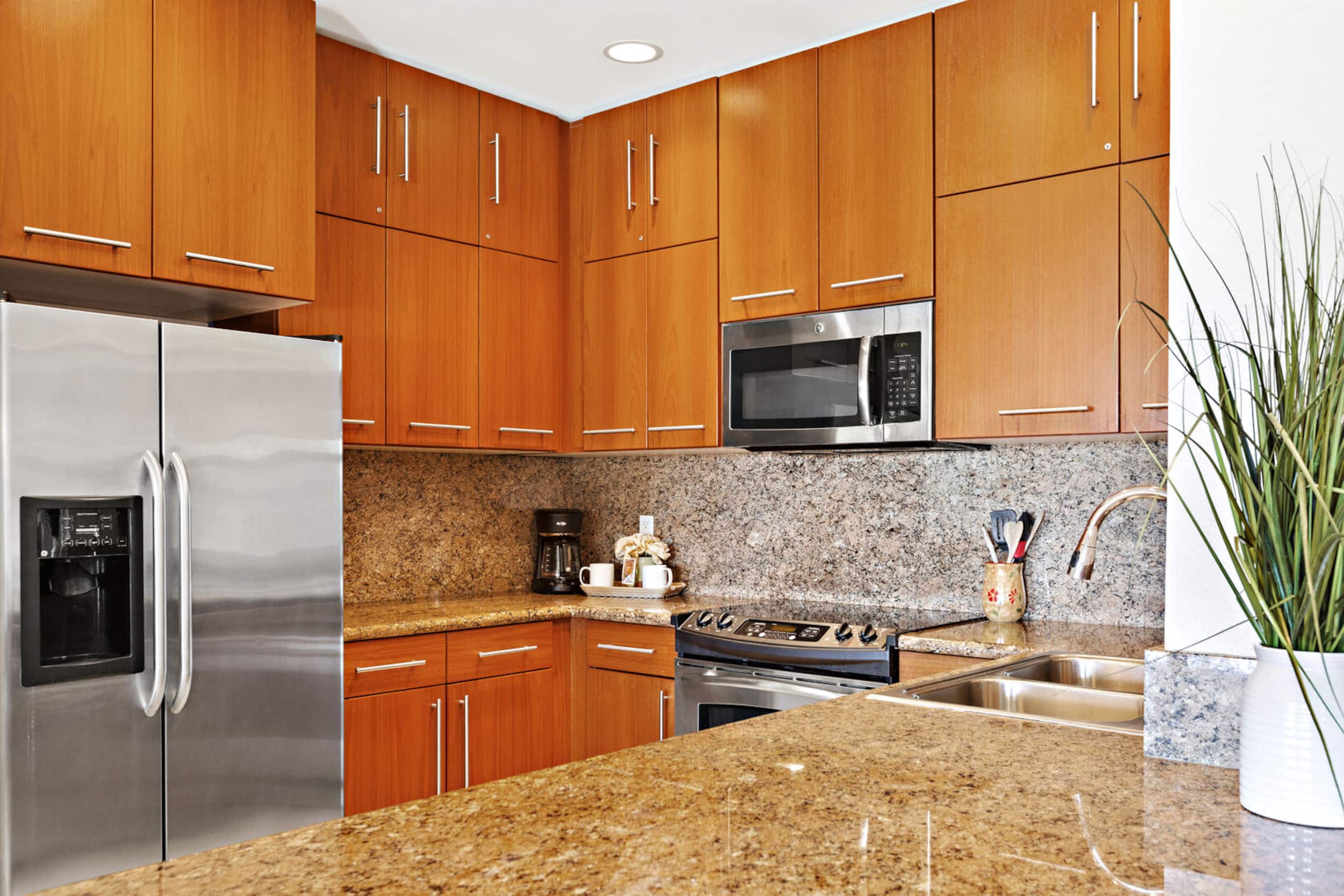Condo in Lahaina · ★4.65 · 2 bedrooms · 4 beds · 2 baths - Image 13