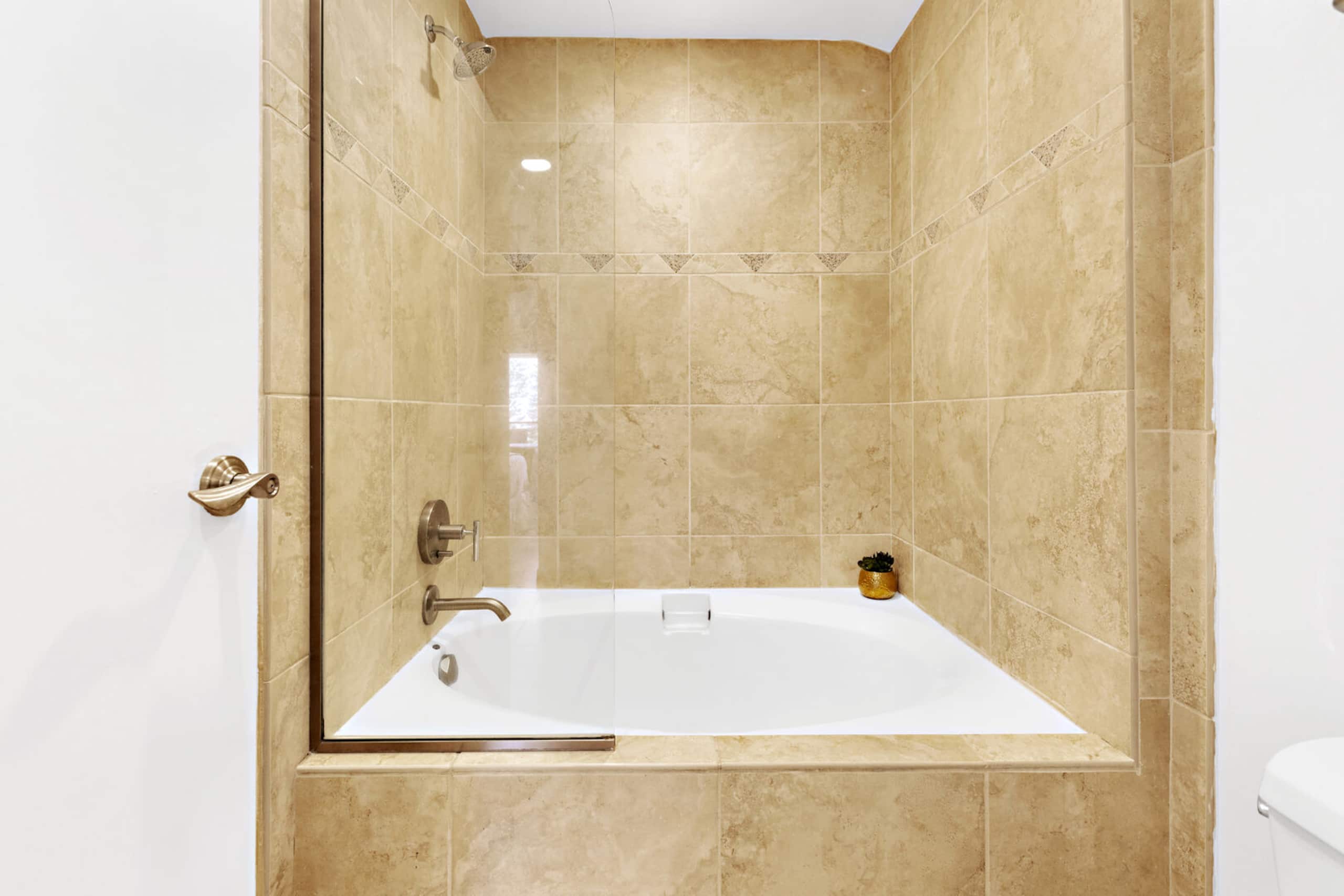 Condo in Lahaina · ★4.65 · 2 bedrooms · 4 beds · 2 baths - Image 30