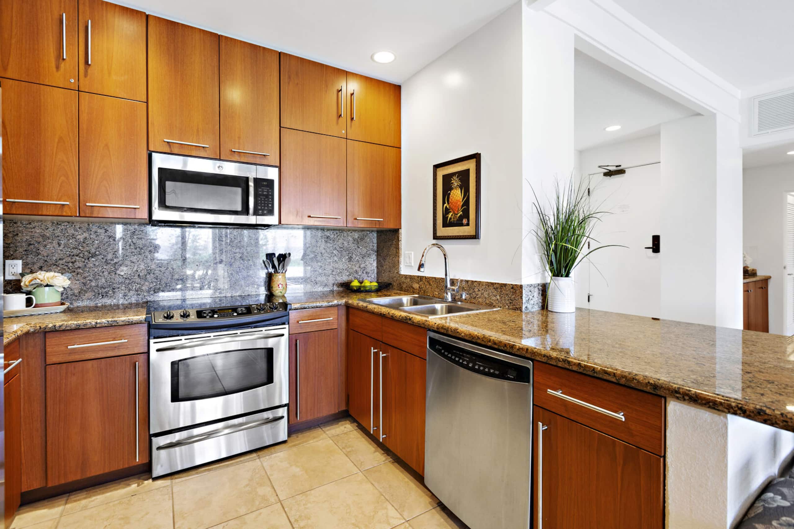 Condo in Lahaina · ★4.65 · 2 bedrooms · 4 beds · 2 baths - Image 14