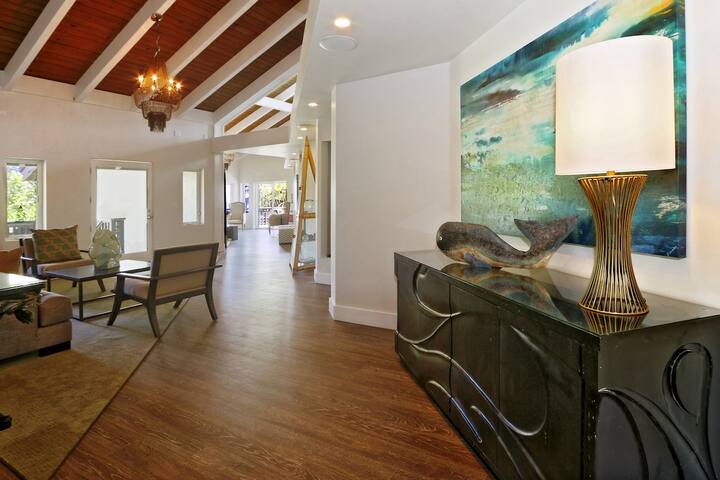 Oceanview Penthouse, sleeps up to 16 guests! gallery image 5