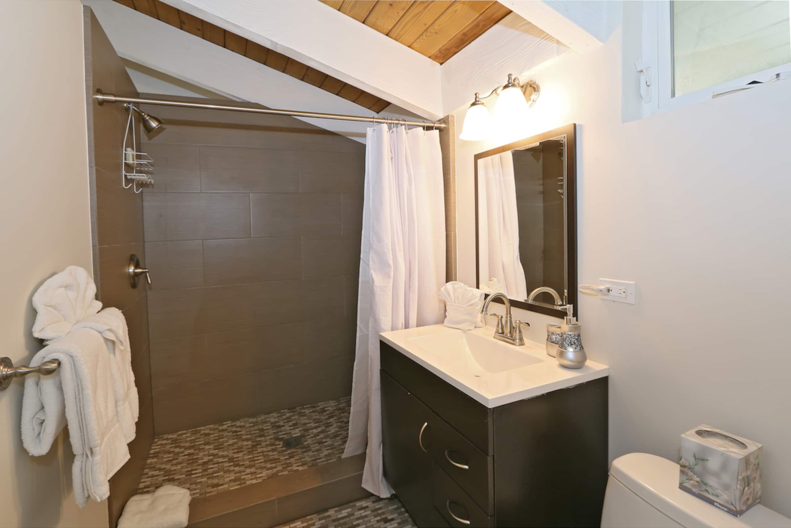 Home in Kihei · ★4.89 · 4 bedrooms · 8 beds · 6 private baths - Image 27