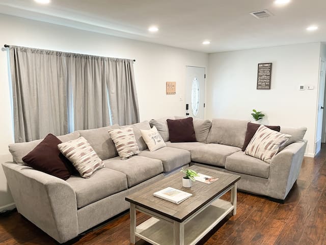 Modern Fort Worth Family Friendly Home Nearby