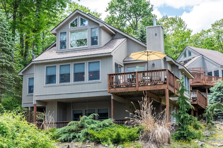 Lasting Impressions | Views, Dock Slip, Hot Tub - Deep Creek Lake, MD