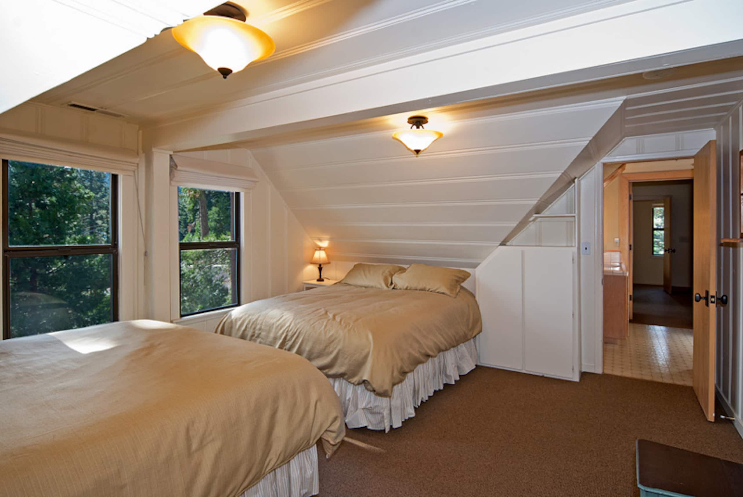 Lake Views, Hot Tub & Old Tahoe Charm - Photo 14