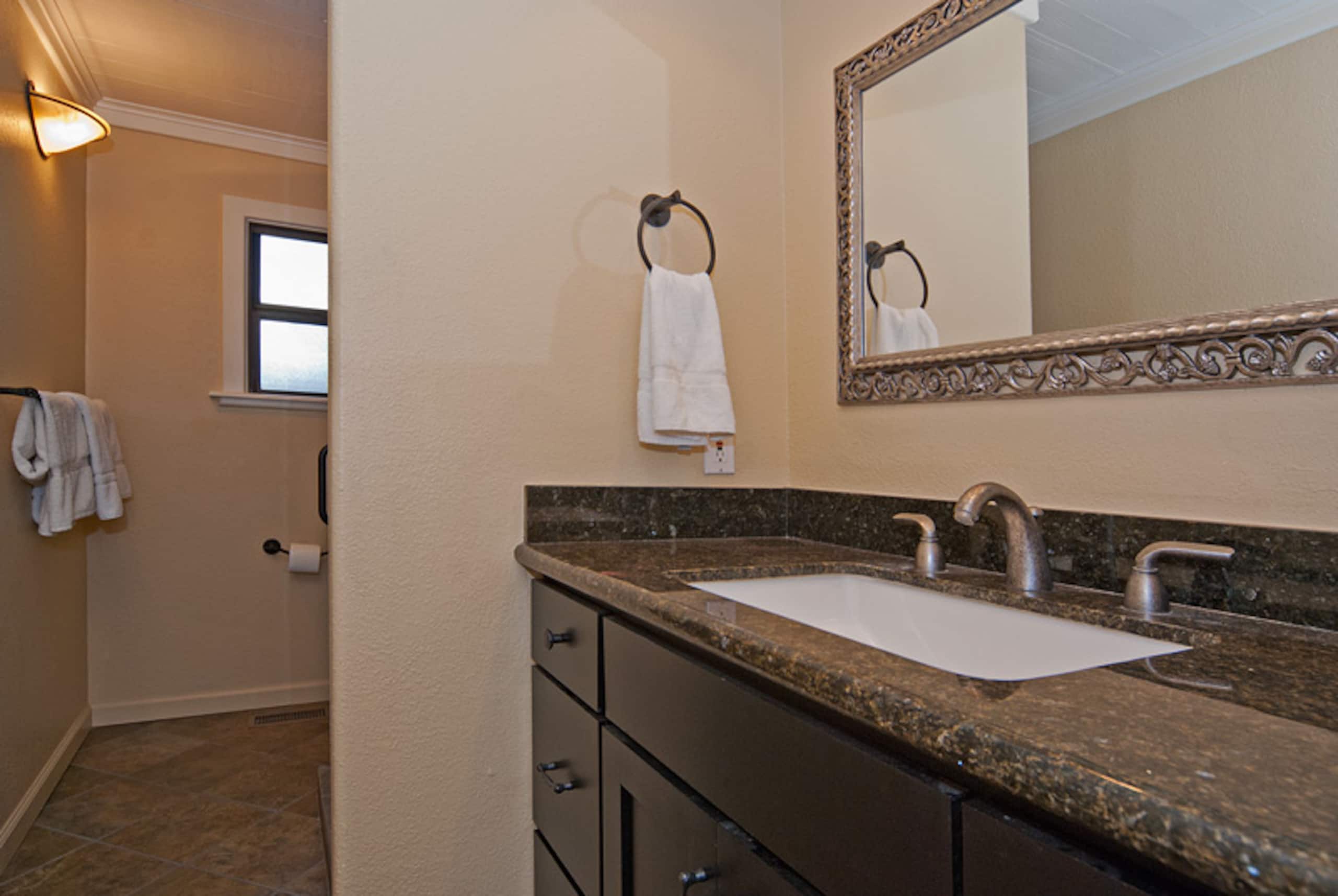 Lake Views, Hot Tub & Old Tahoe Charm - Photo 15