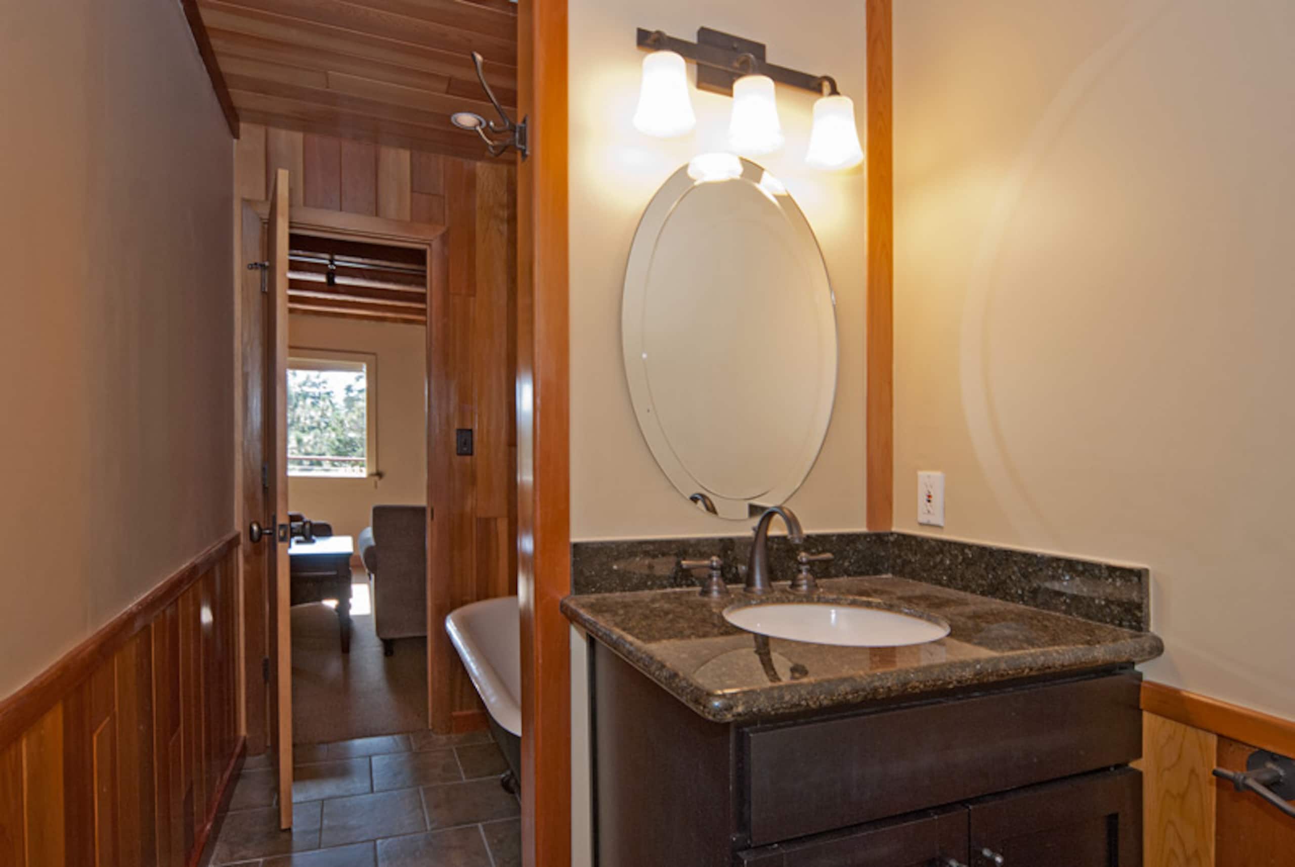 Lake Views, Hot Tub & Old Tahoe Charm - Photo 18