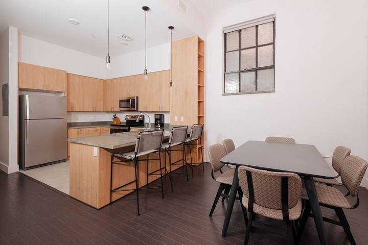 Sonder The Gallier | Spacious 4BR Apartment gallery image 2