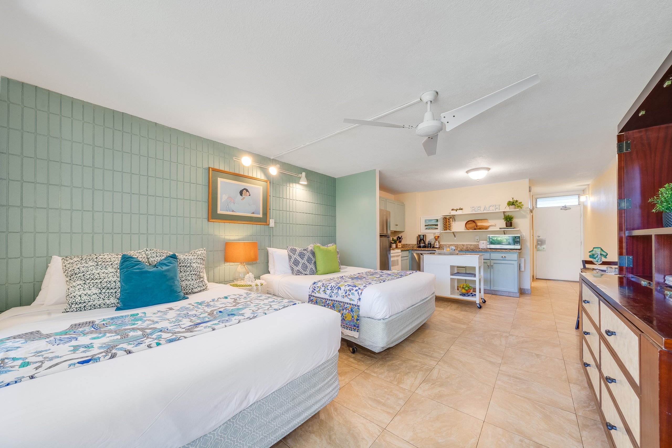 Condo in Lahaina · ★4.2 · 1 bedroom · 2 beds · 1 bath - Image 2