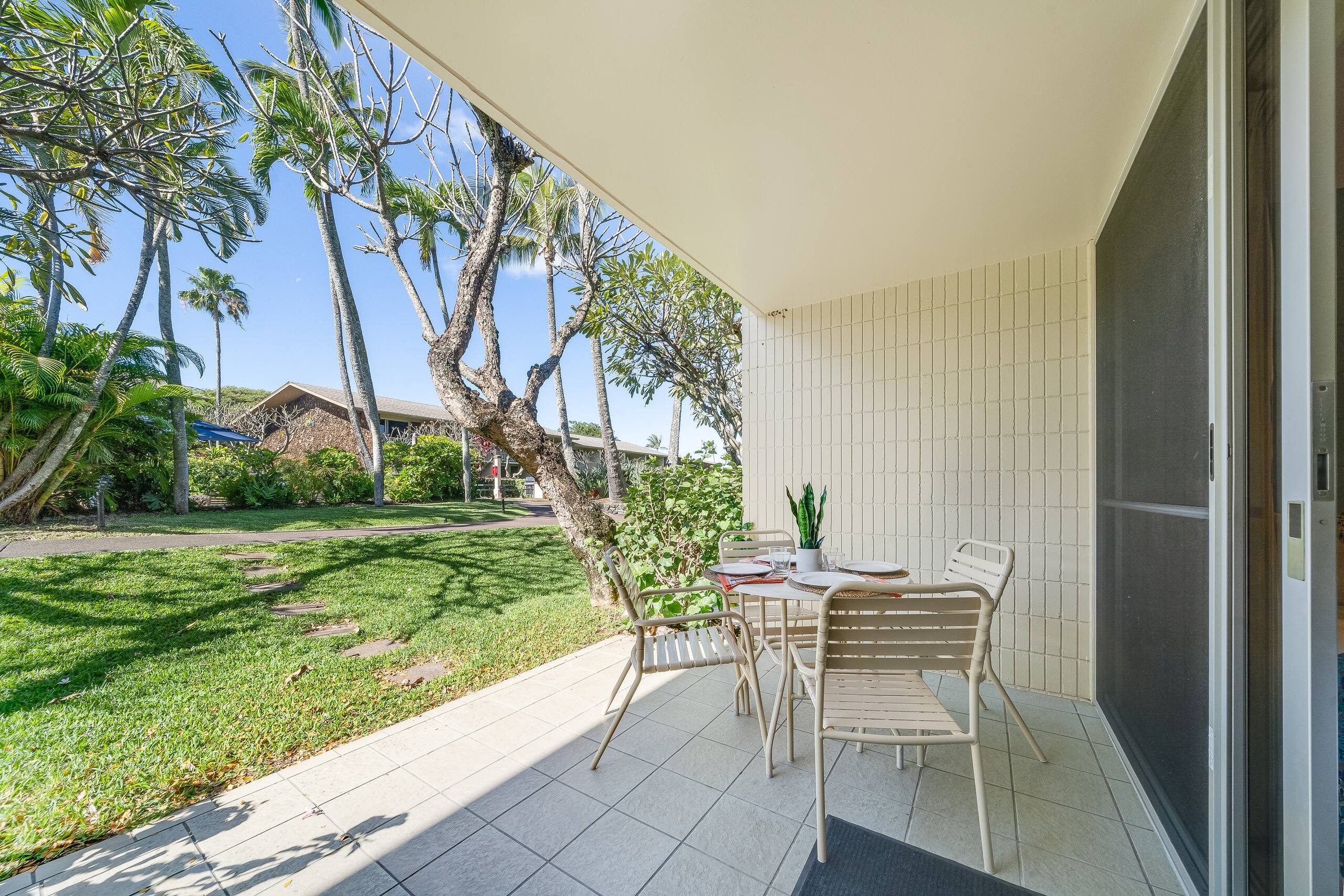 Condo in Lahaina · ★4.2 · 1 bedroom · 2 beds · 1 bath - Image 8