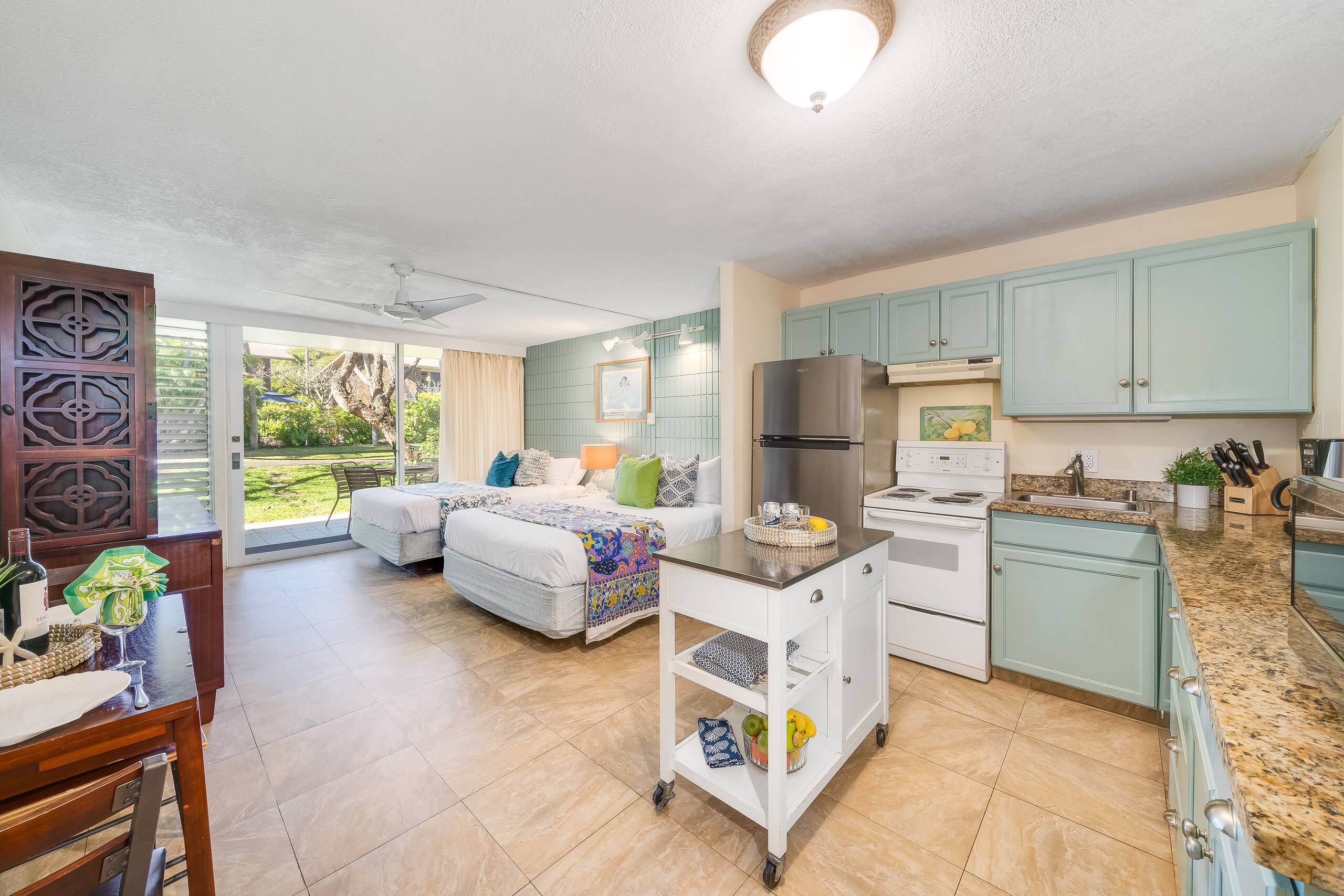 Condo in Lahaina · ★4.2 · 1 bedroom · 2 beds · 1 bath - Image 13